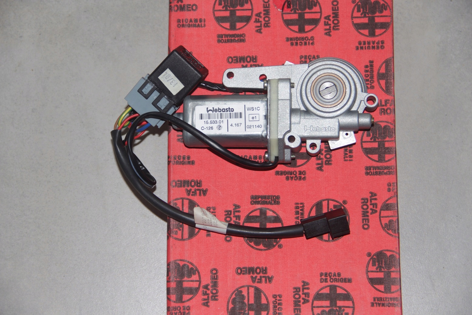 ALFA ROMEO GTV SILNICZEK SZYBERDACHU Part manufacturer Alfa Romeo original OE