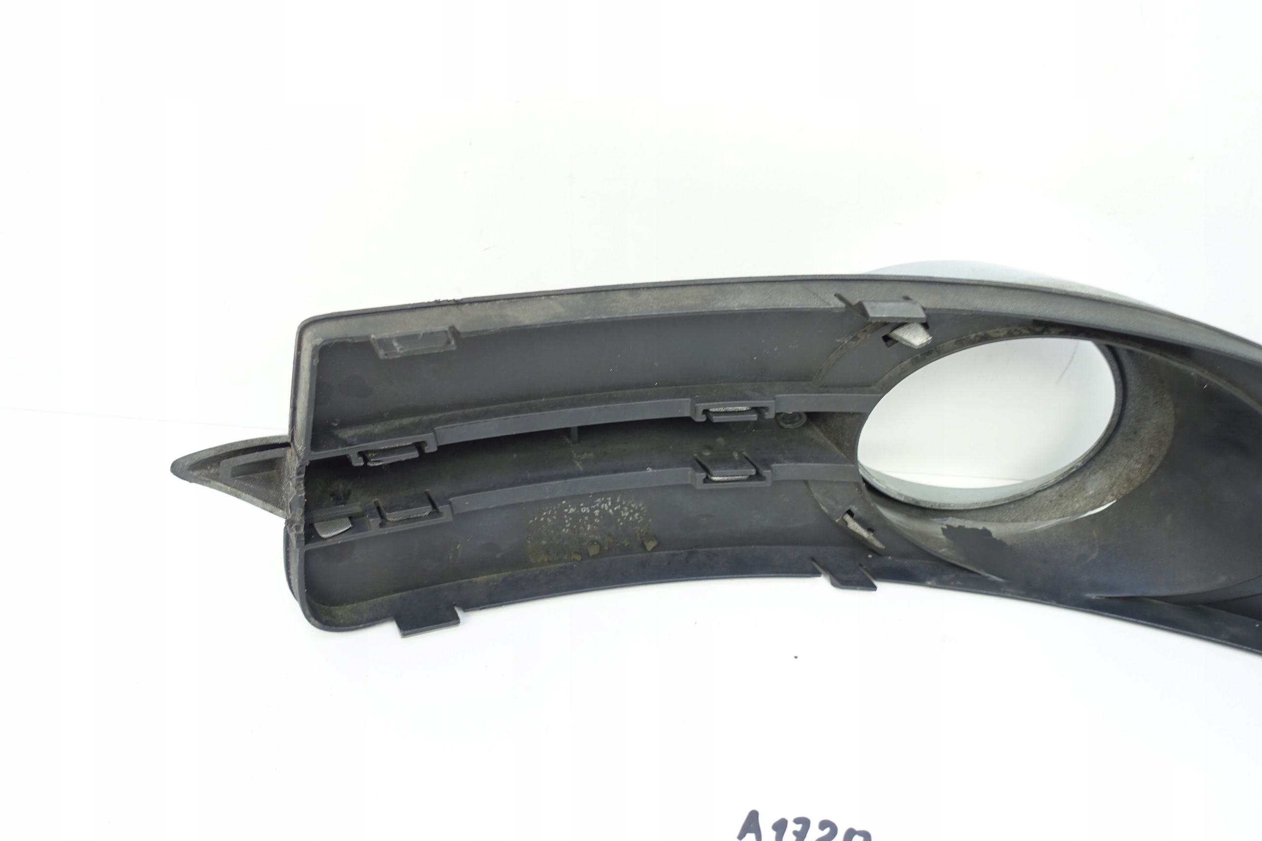 mřížka nárazníku pravý předek VW EOS 1Q0854662B