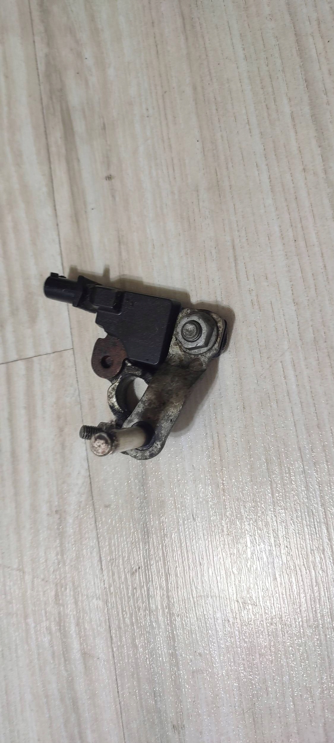 Fiat Tipo 2018 minus / terminal / cable battery