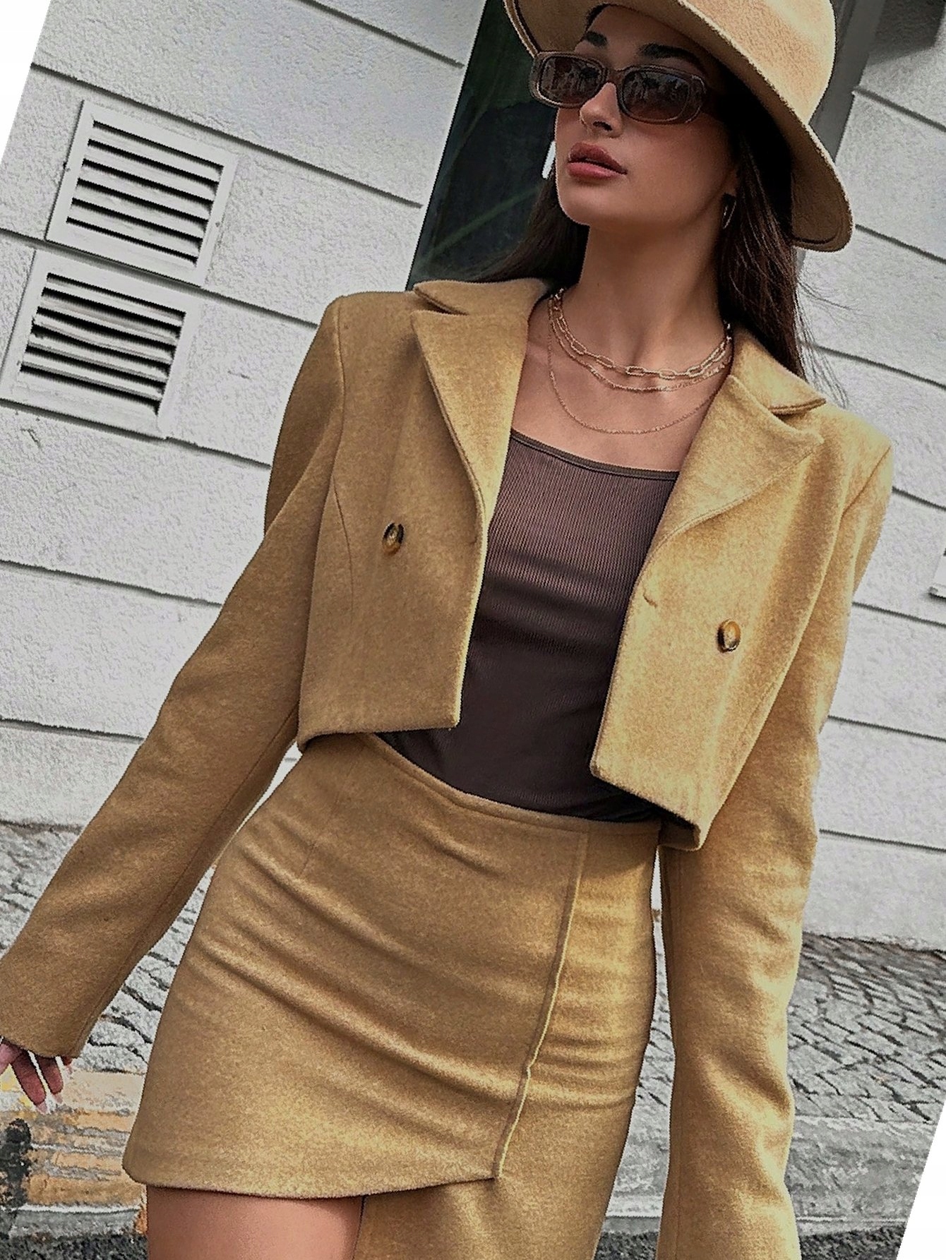 Dámský elegantní komplet Ecru na podzim krátký s námořnictvem, velikost M 38