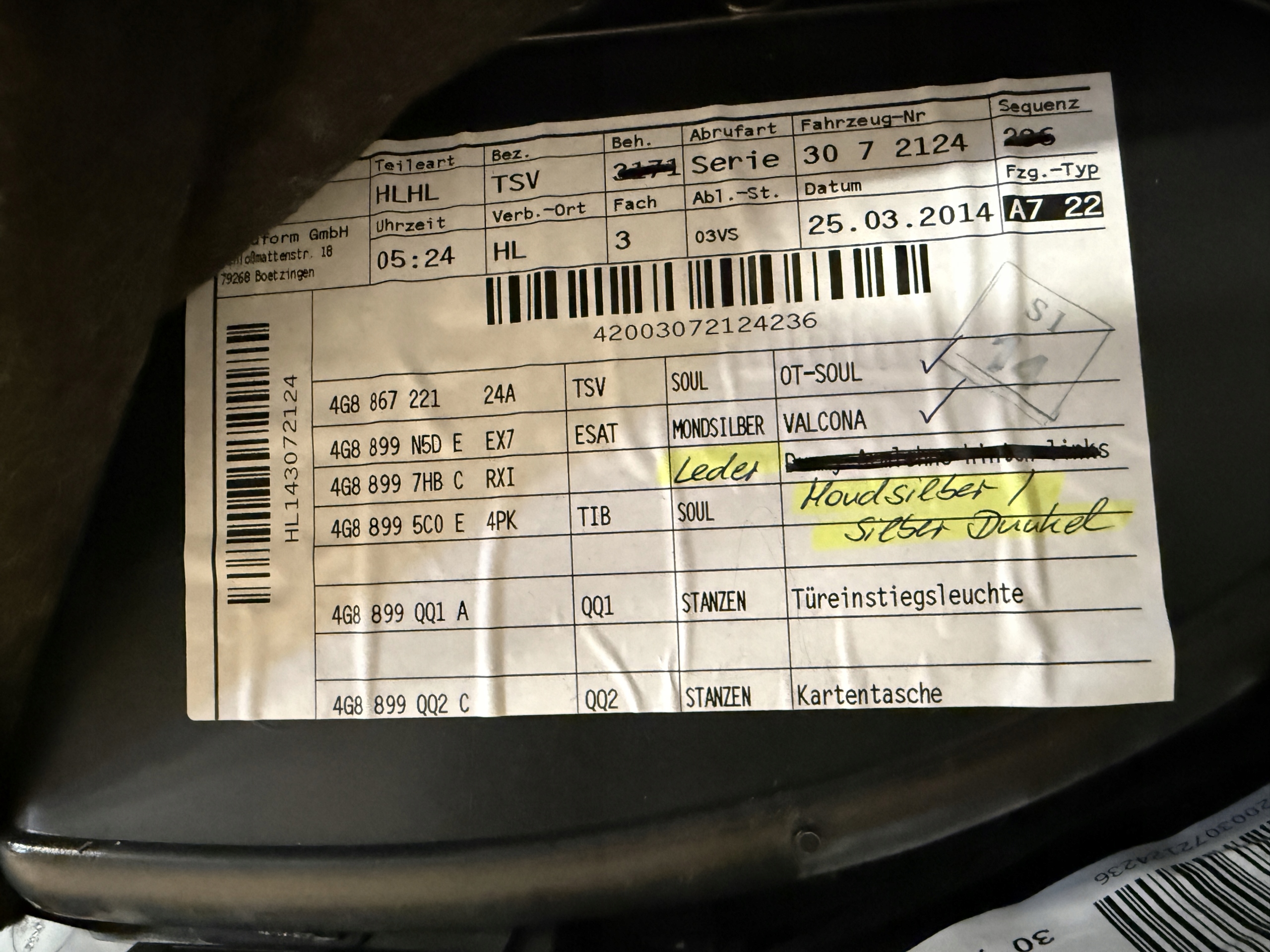 AUDI A7 4G side door left rear part leather