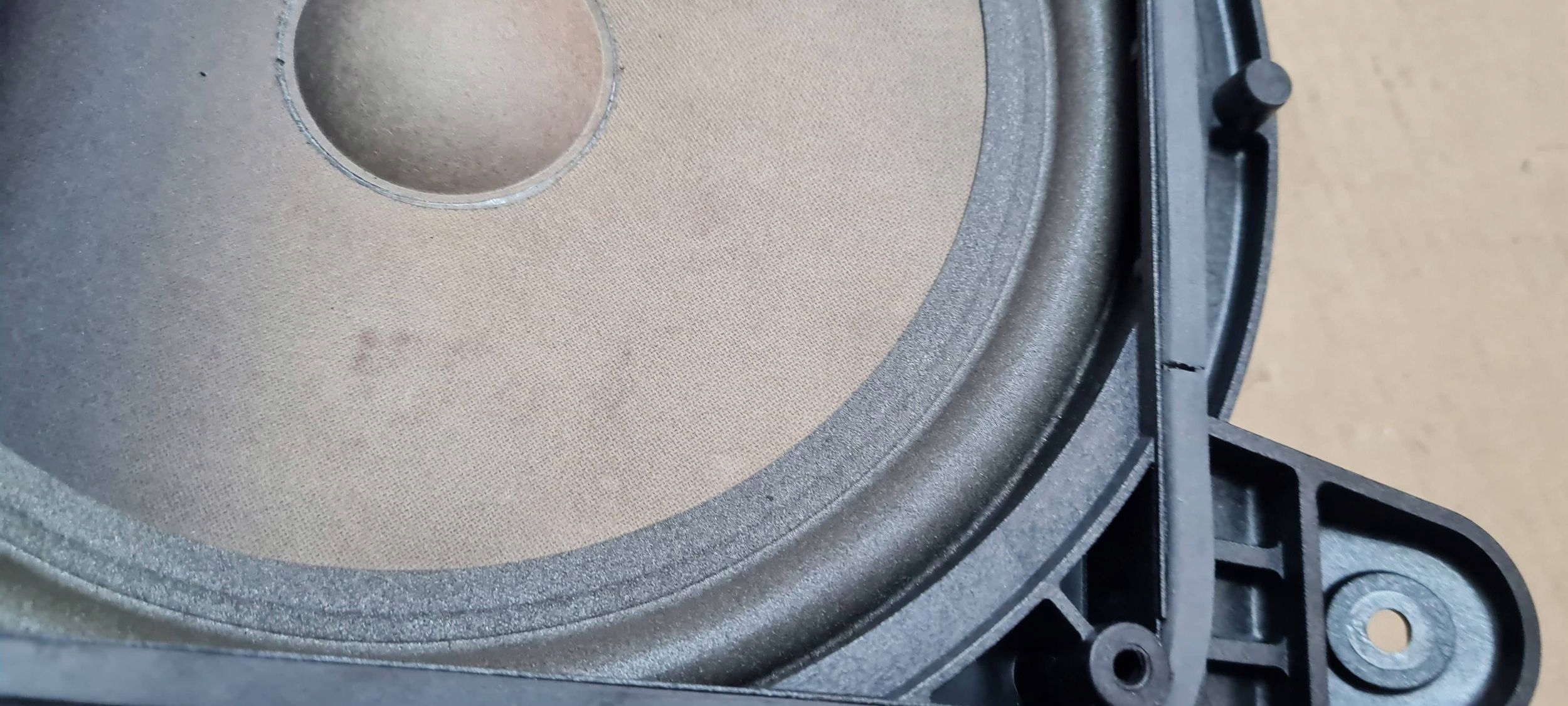 A4 B9 8W speaker BASOWY SUBWOOFER sedan 8W5035412