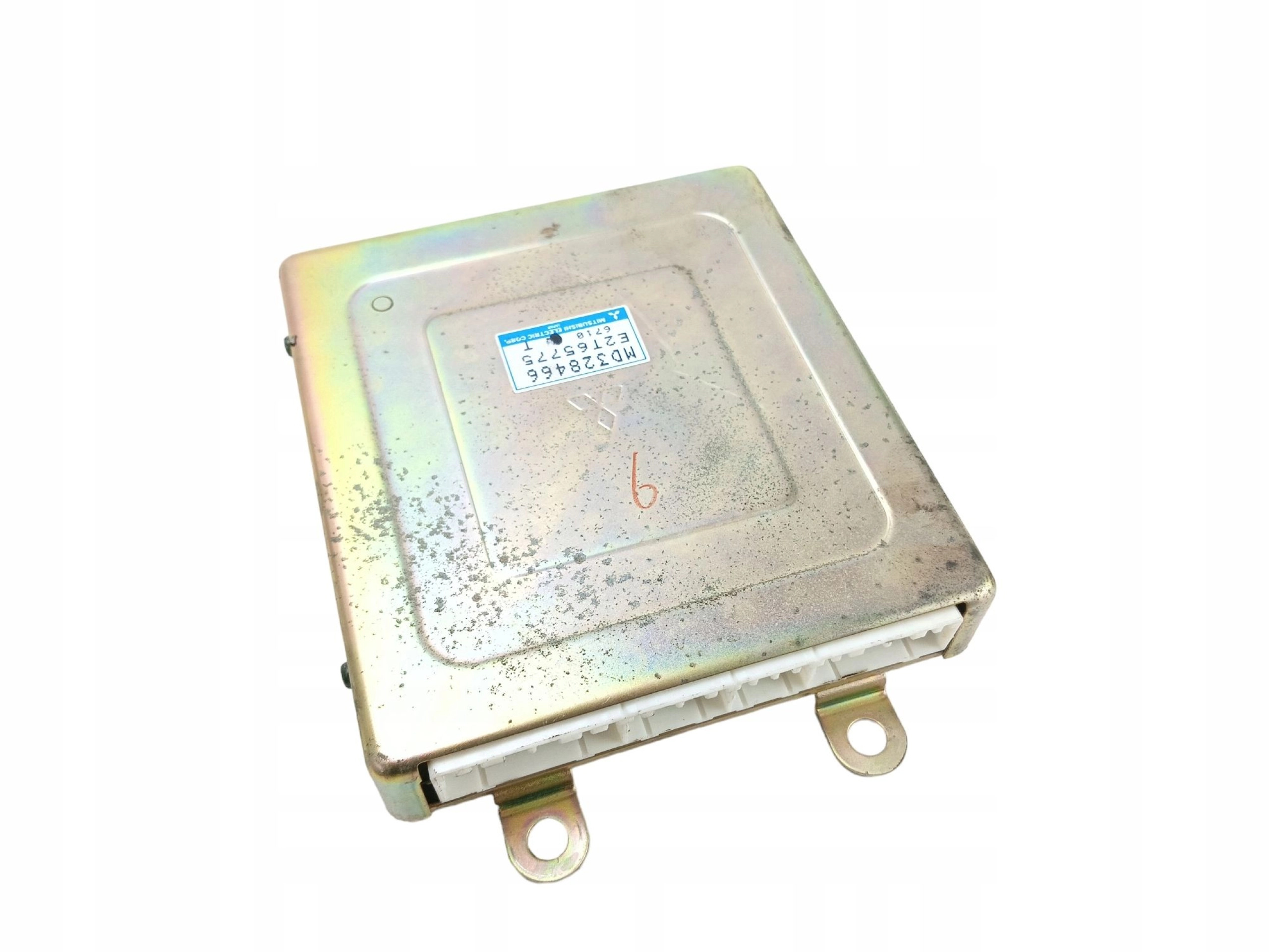 computer control unit of the engine MITSUBISHI LANCER VI 1.3 12V 75KM MD328466