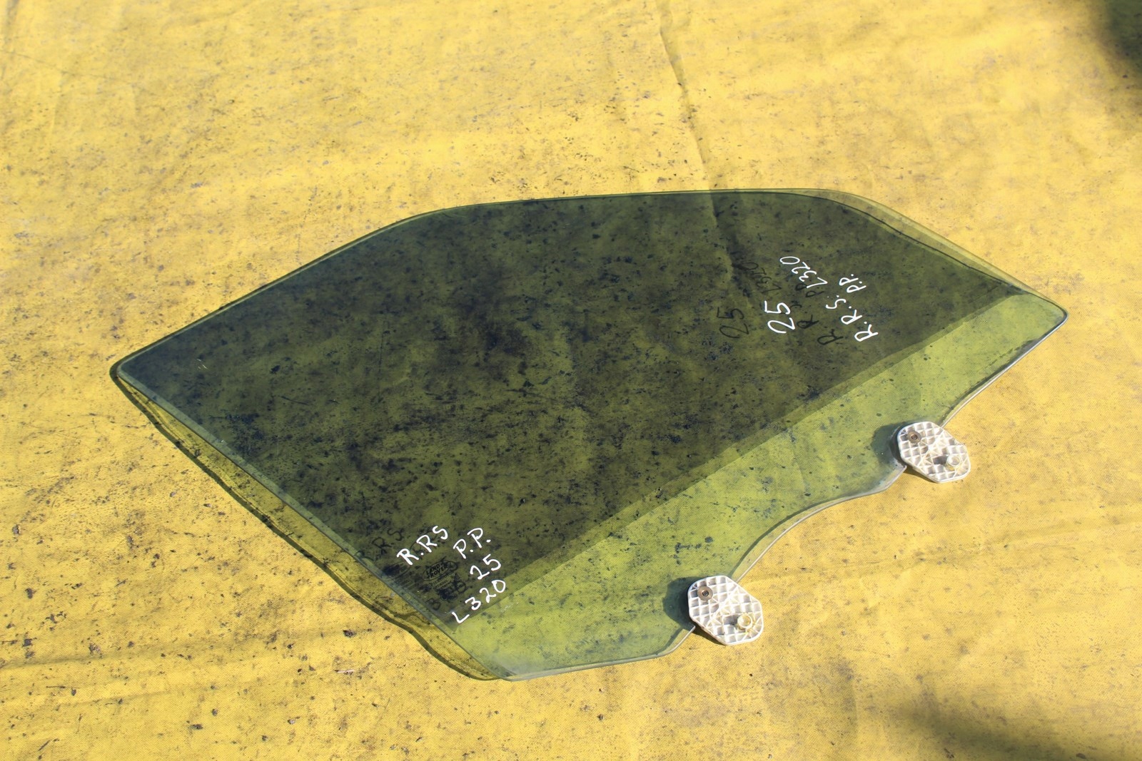 SZYBA PRAWY PRZOD PRZEDNIA RANGE SPORT L320