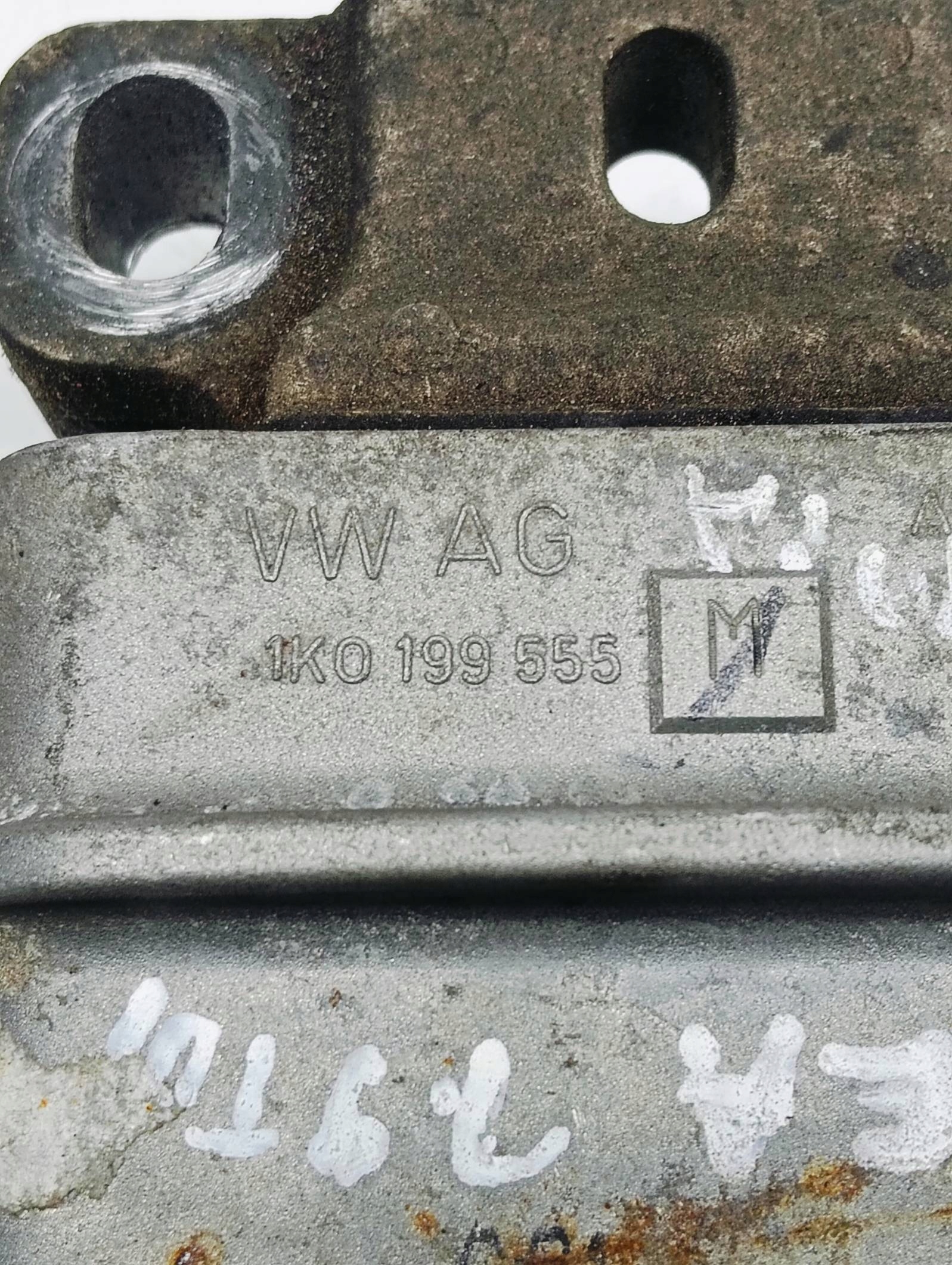 gearbox mount Seat ALTEA 1,9 TDI 1K0199555