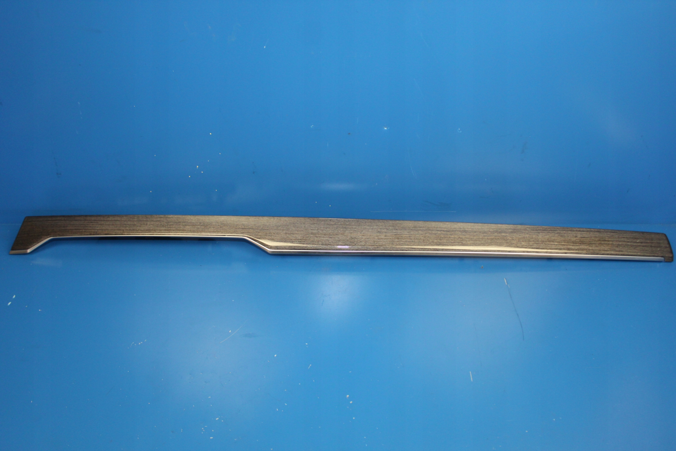 3G1853300C - PASSAT B8 LIFT молдинг декор консоли доски новый