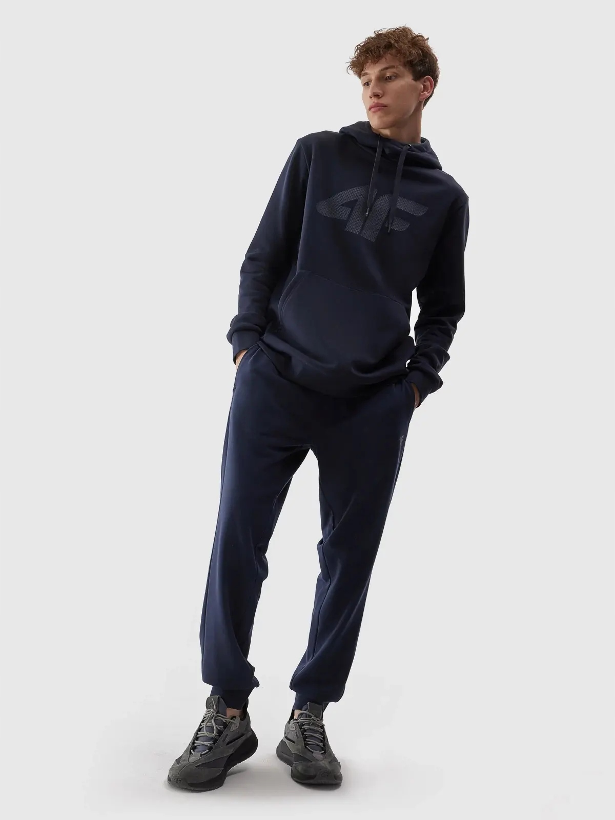 BLUZA MĘSKA 4F DRESOWA Z KAPTUREM BAWEŁNA AW23M694 Płeć mężczyzna