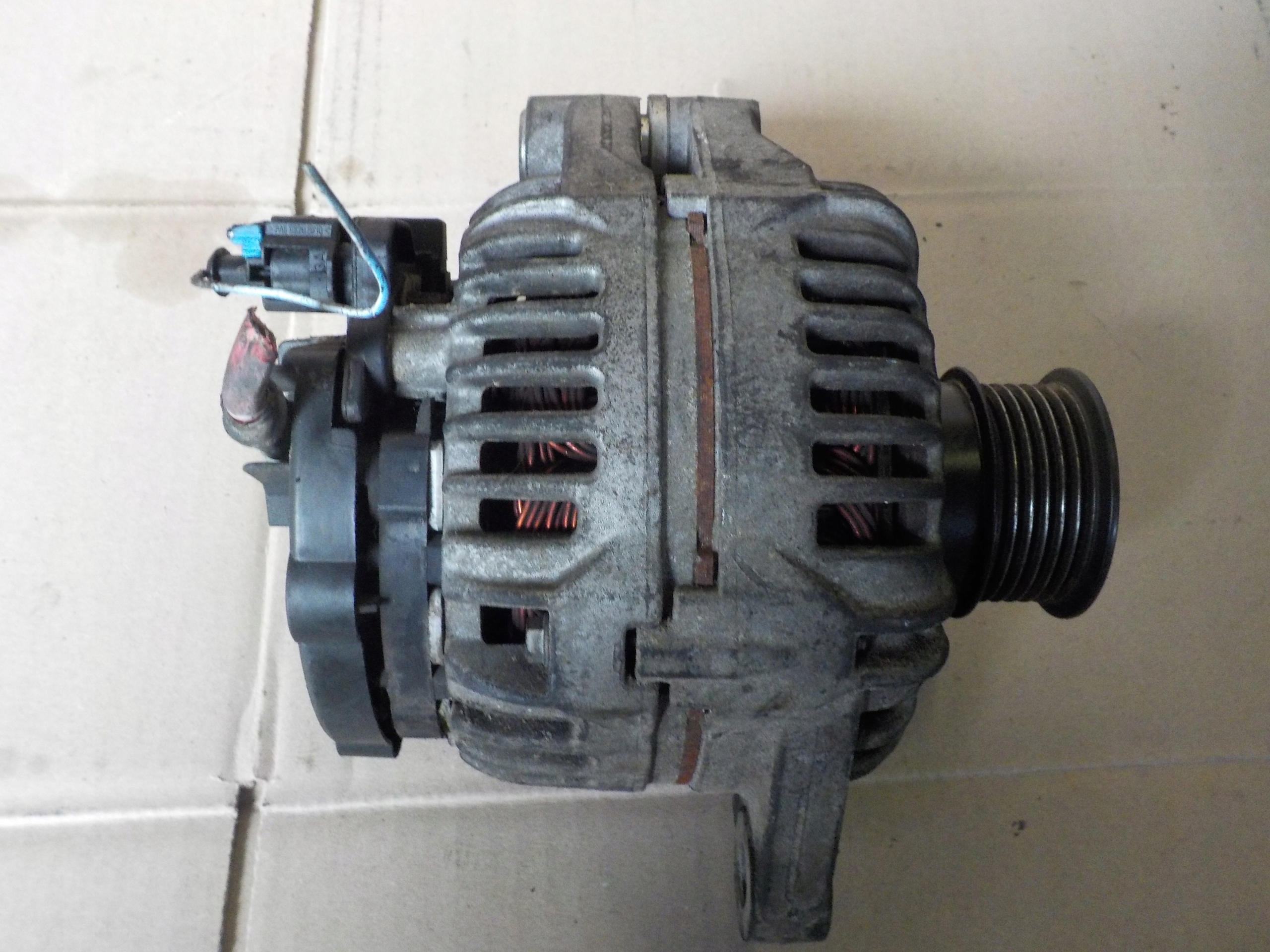OPEL ZAFIRA B 1.9 CDTI ORG ALTERNATOR 0124425059