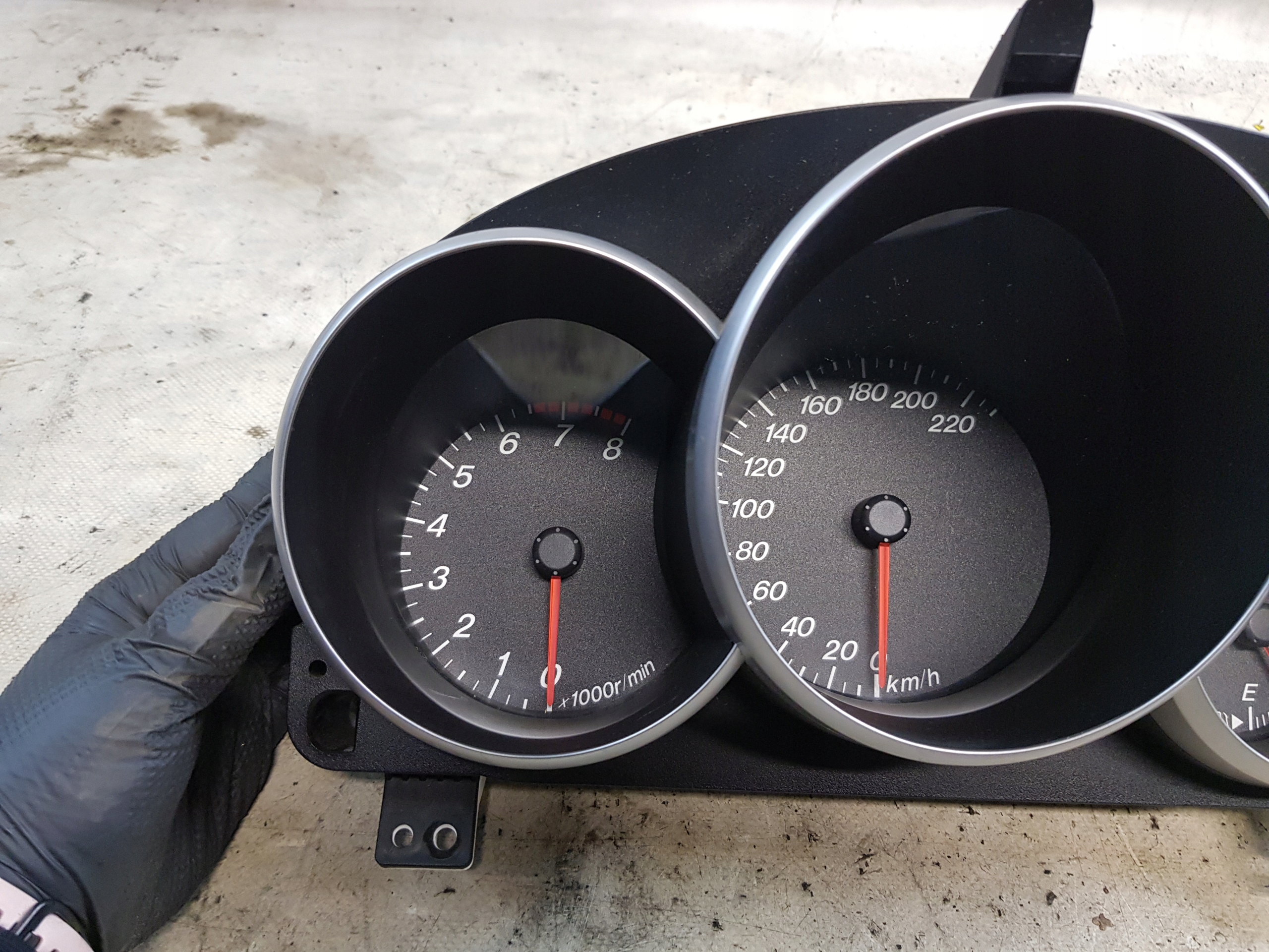 dials dials Mazda 3 2.0B OE 4KBP4KB