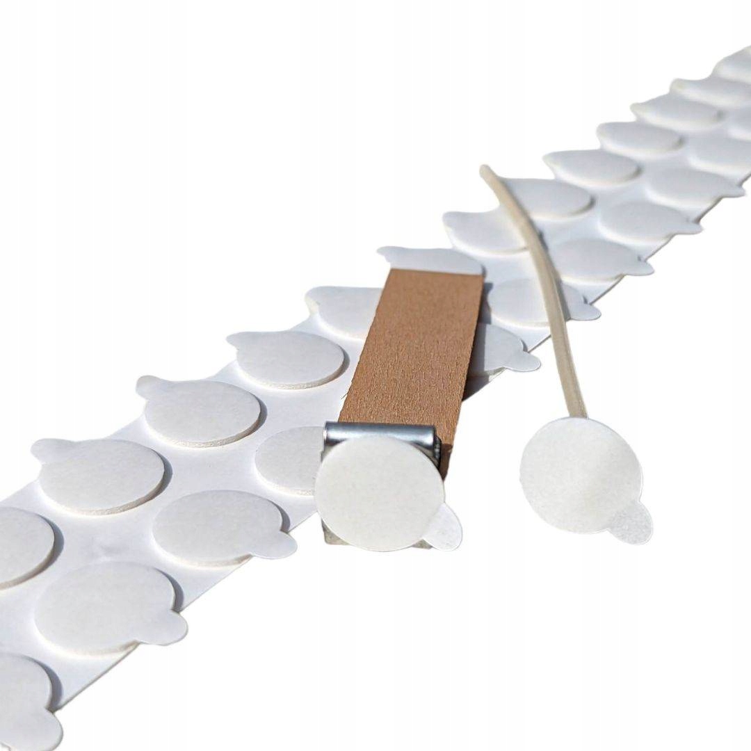 Tečky lepidla s oušky pěnové 1000 ks silné