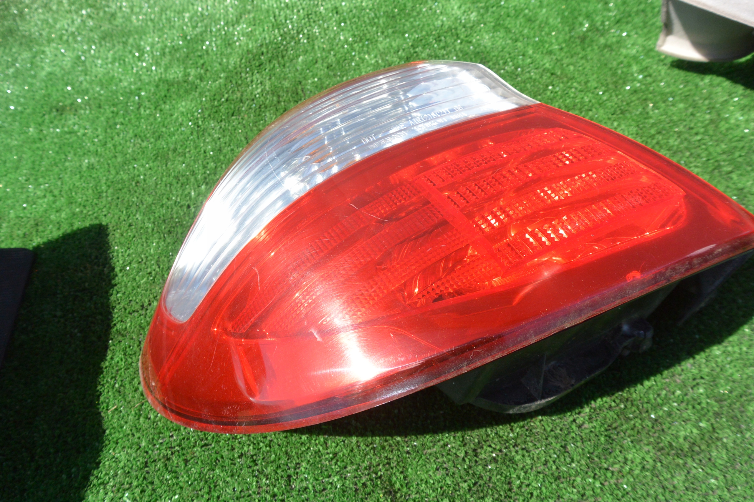 NISSAN MAXIMA A33 light rear part left right fender