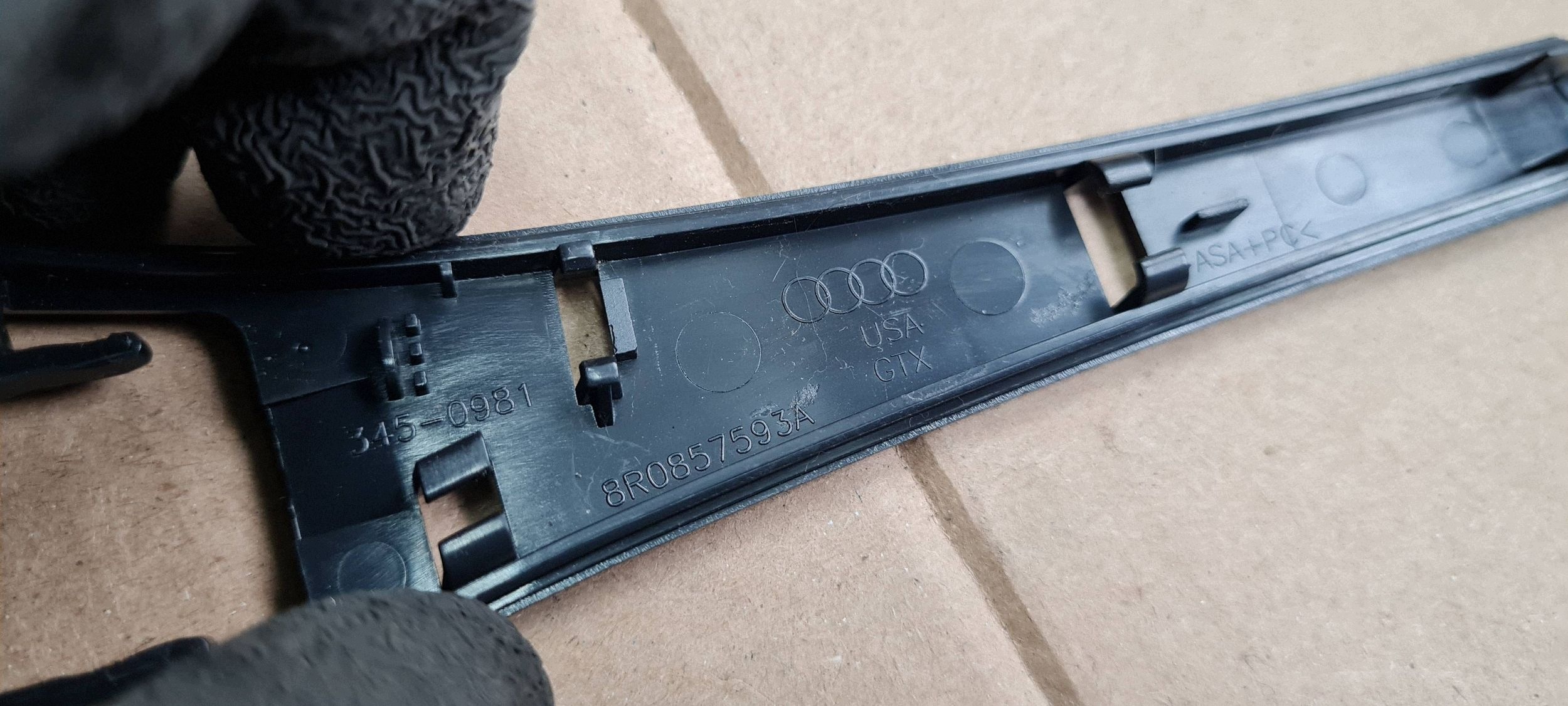 Q5 SQ5 8R bracket holder mirrors hook windows 8R0857593A
