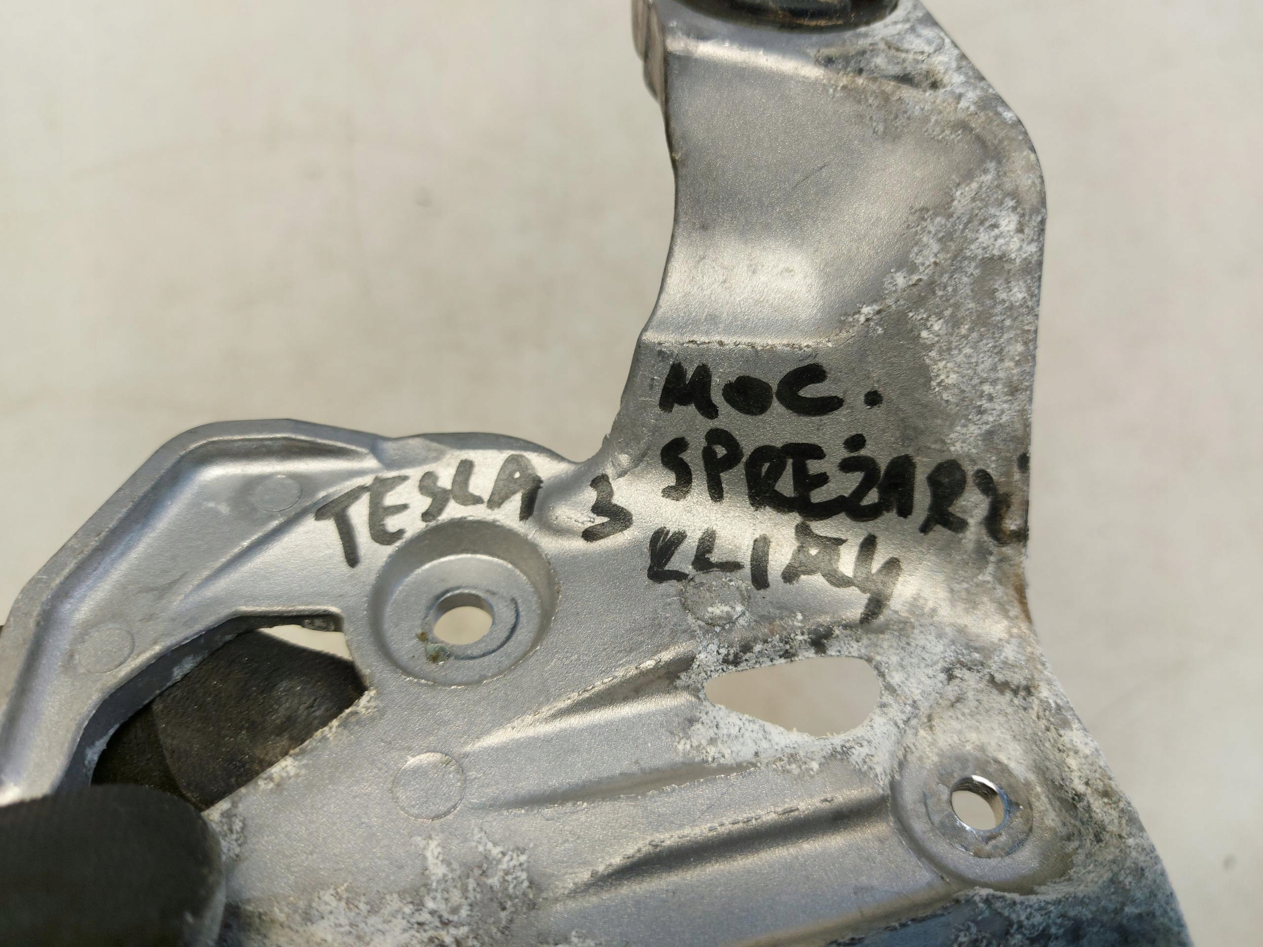 TESLA MODEL 3 Halter SPREZARKI klimaanlage
