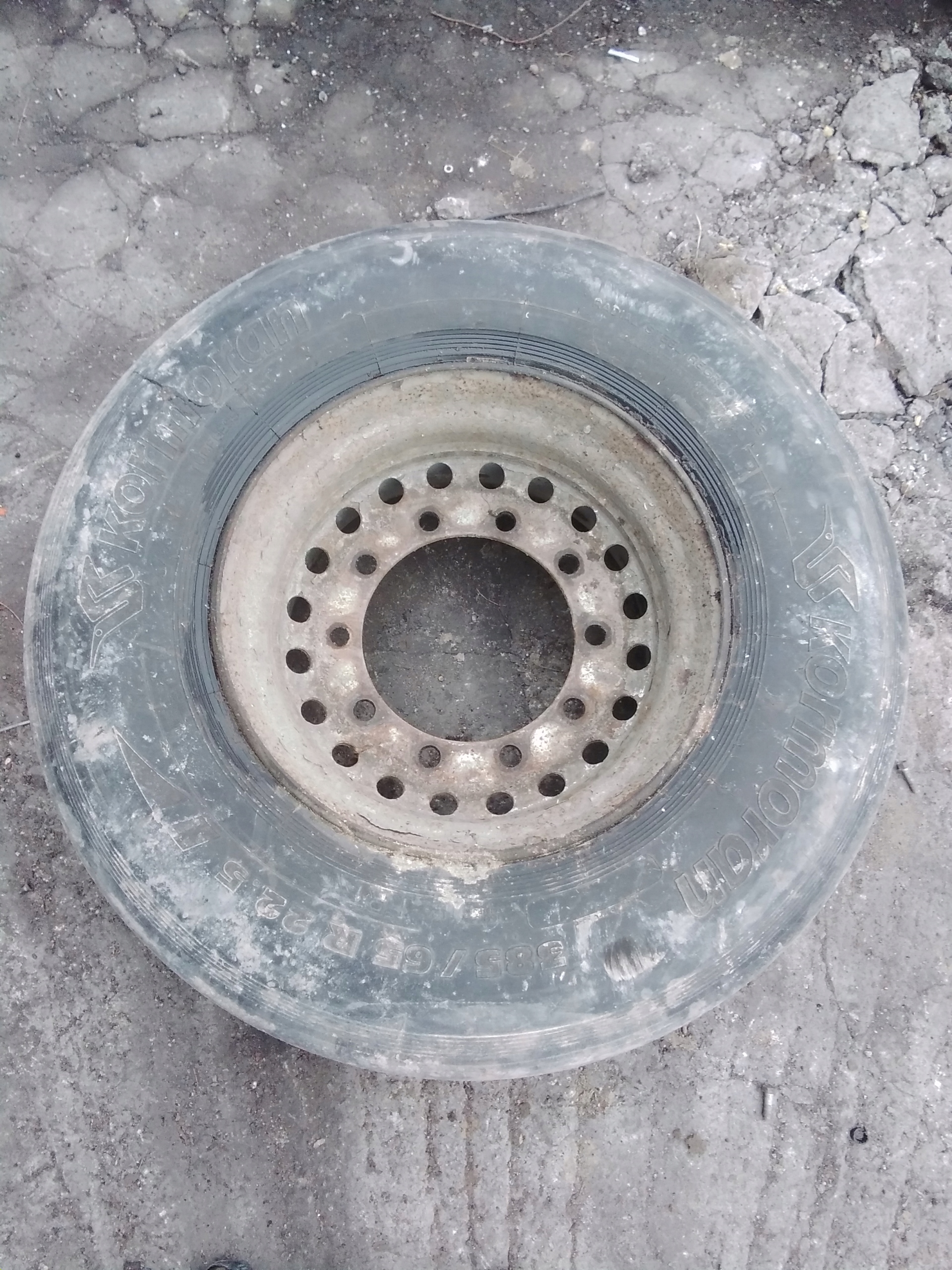 6251 KOLO OPONY NACZEPA 385 65R22 5