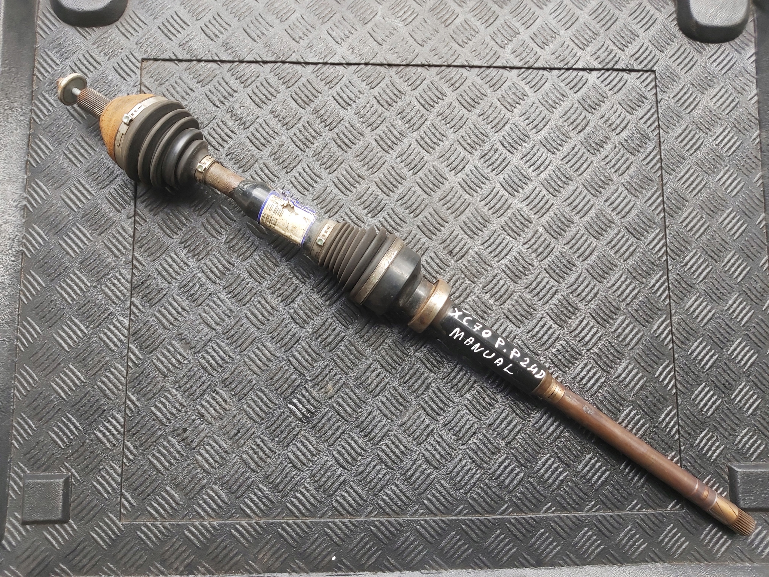 semi-axis front right 36001188 VOLVO XC70 II V70 2.4 D