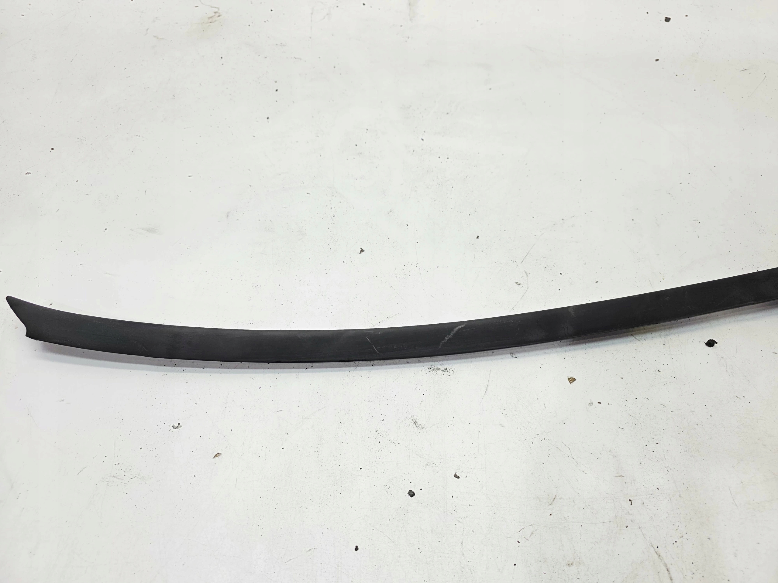 moulding dust windows left AUDI Q7 4L0854327