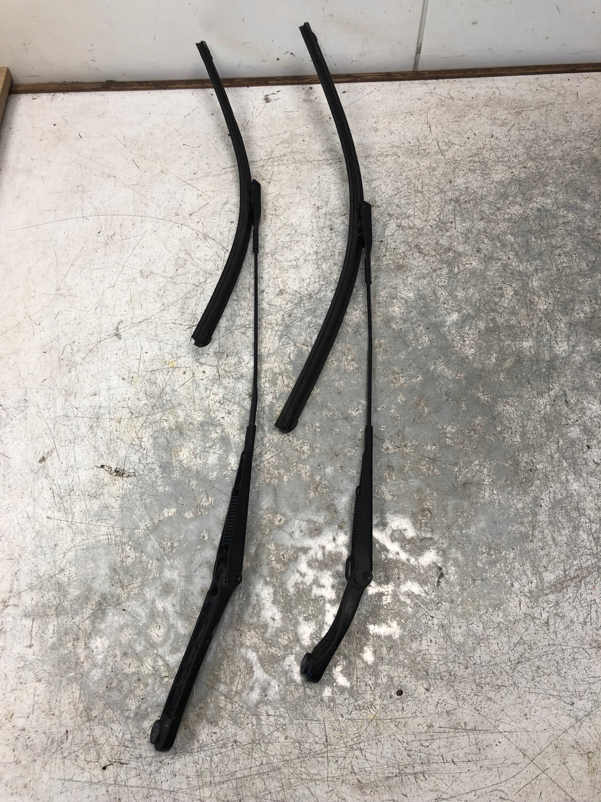 wiper arms AUDI A4 B8 EUROPA