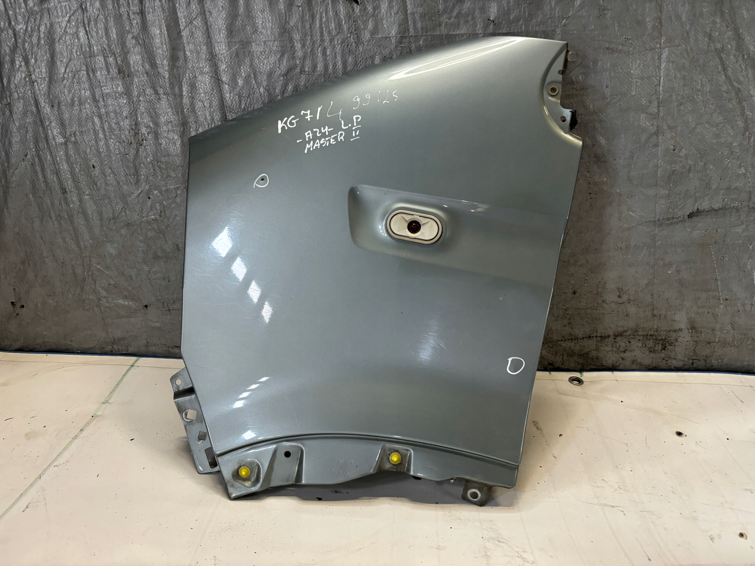 blatník levý předek Renault Master II 2 lift
