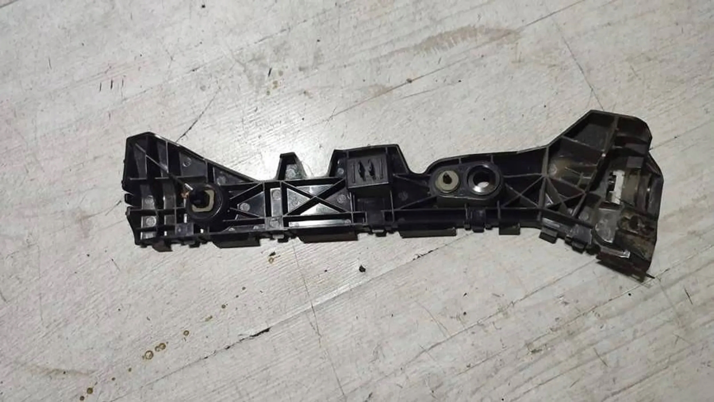 Mazda 3 III BM 17r rear part side right bumper bracket rear part