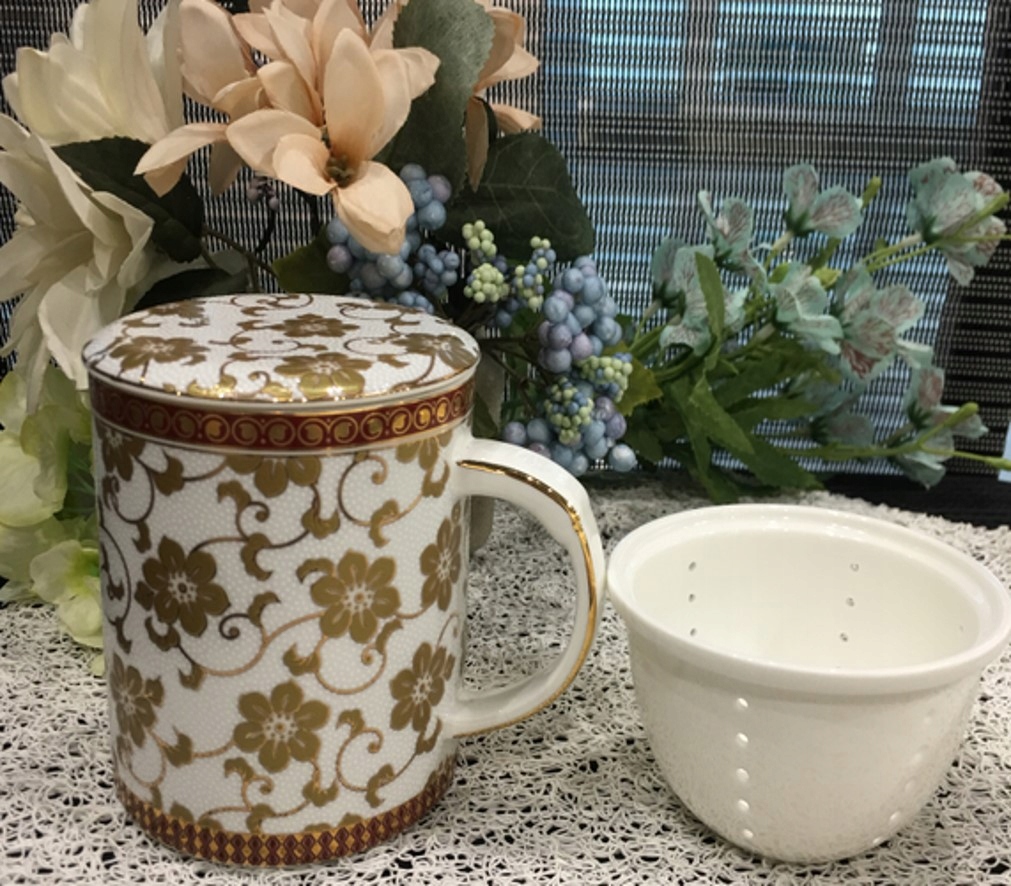 

Kubek z zaparzaczem porcelanowy pokrywka sitko