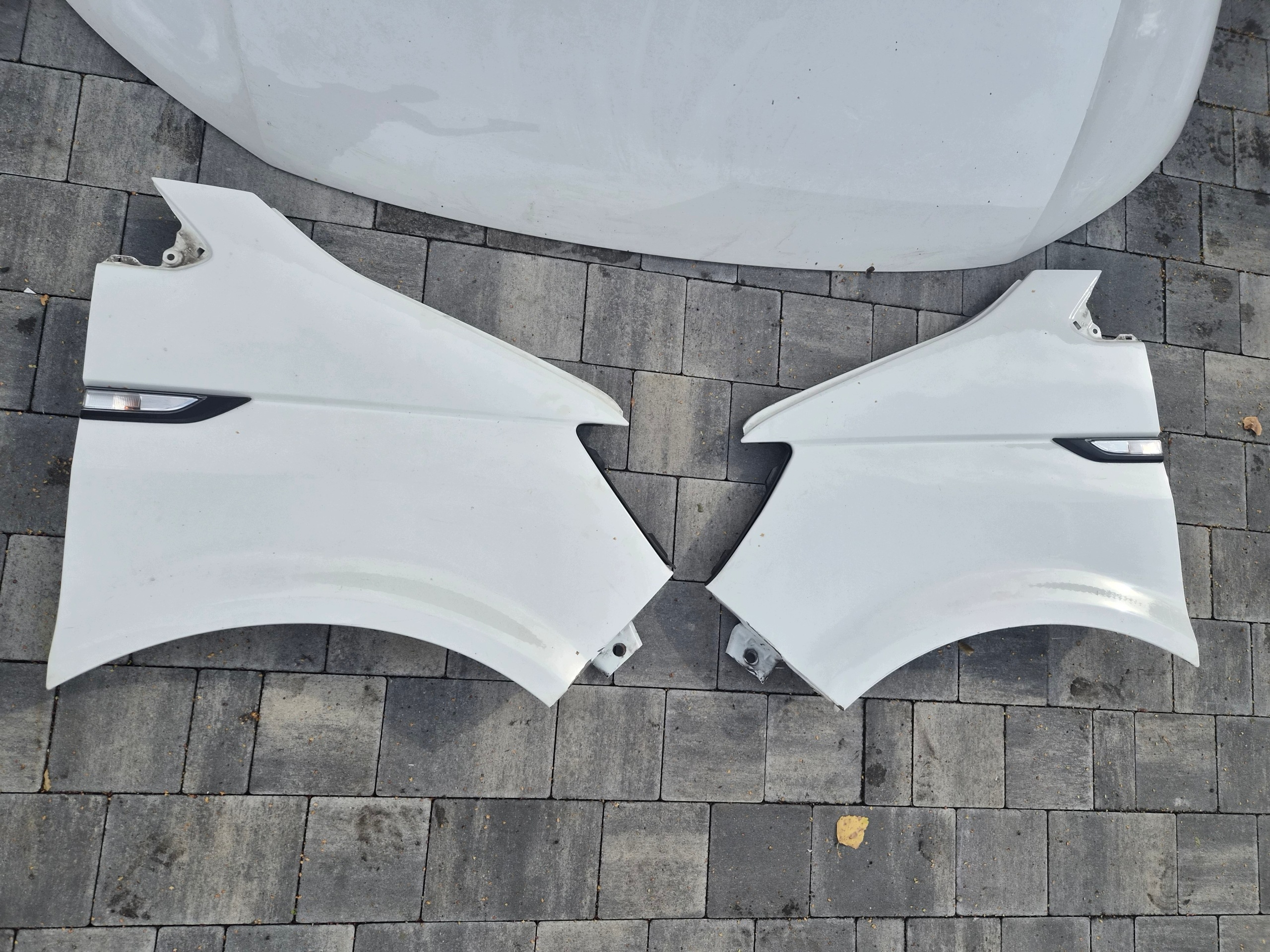 front VW T6 bialy bonnet bumper lights fenders