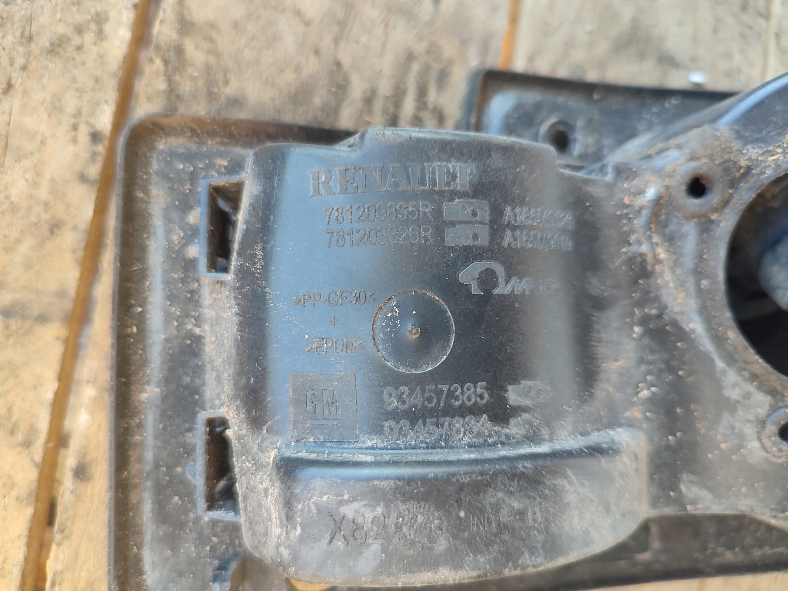 Tankklappe des Kraftstoffsbehälters OPEL VIVARO B 93457385