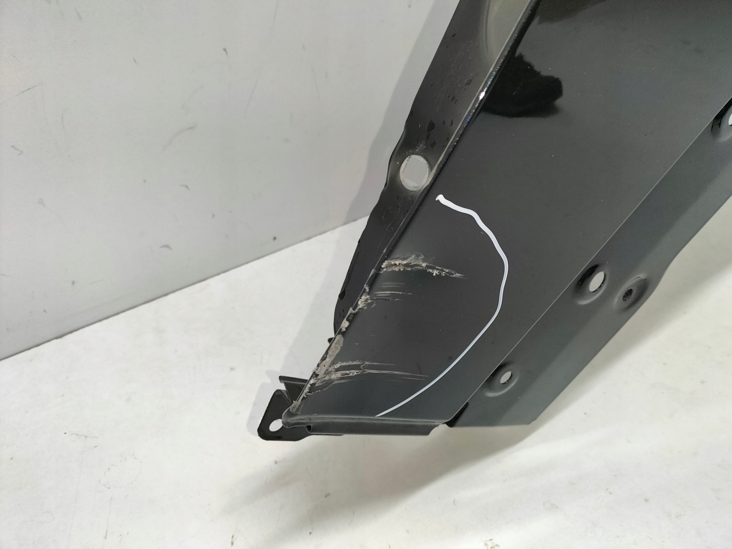 fender front front right BMW XM G09 22