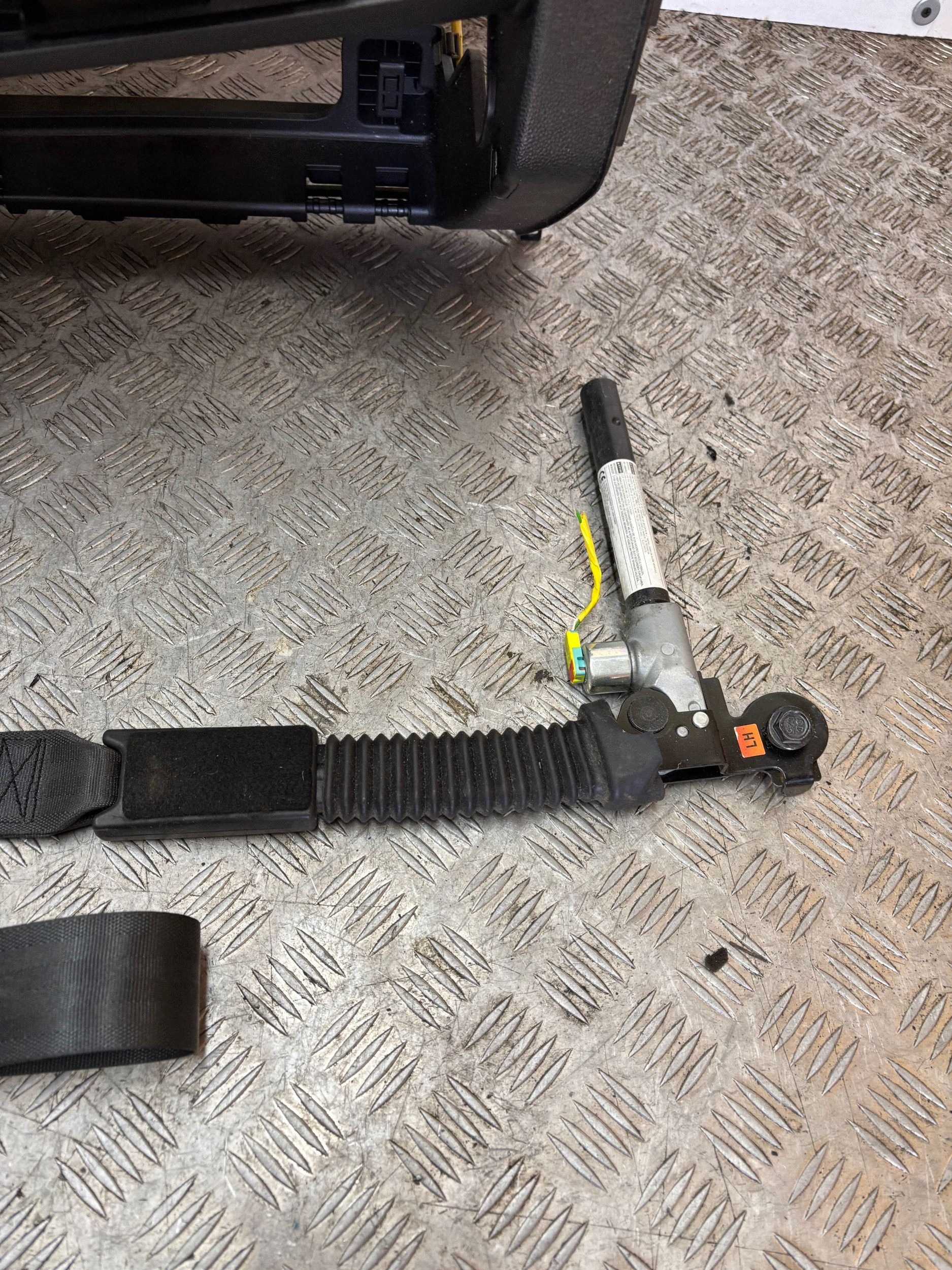 dashboard console airbag adjusters HYUNDAI I10 II 13