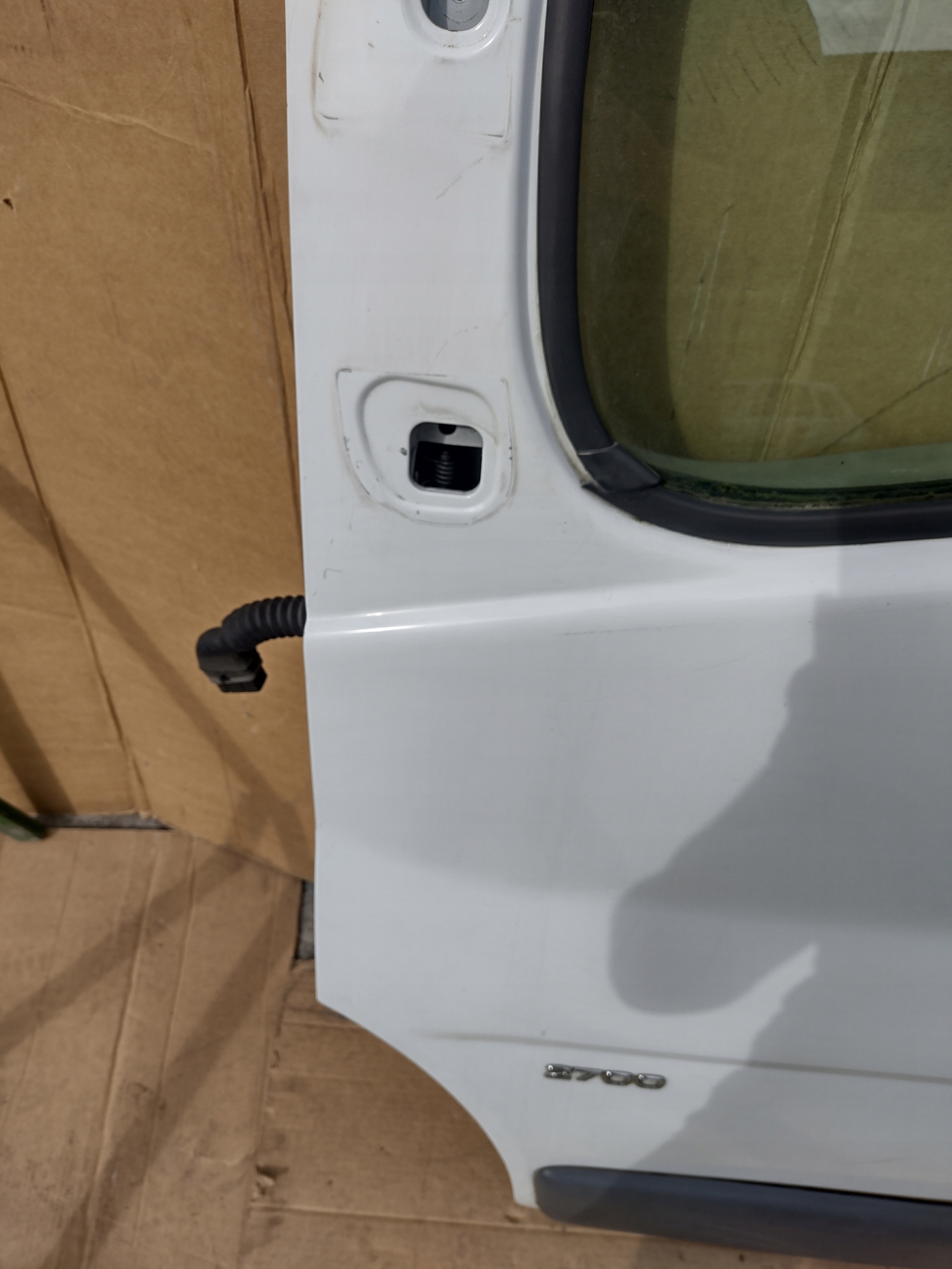 dveře levý předek Opel Vivaro A
