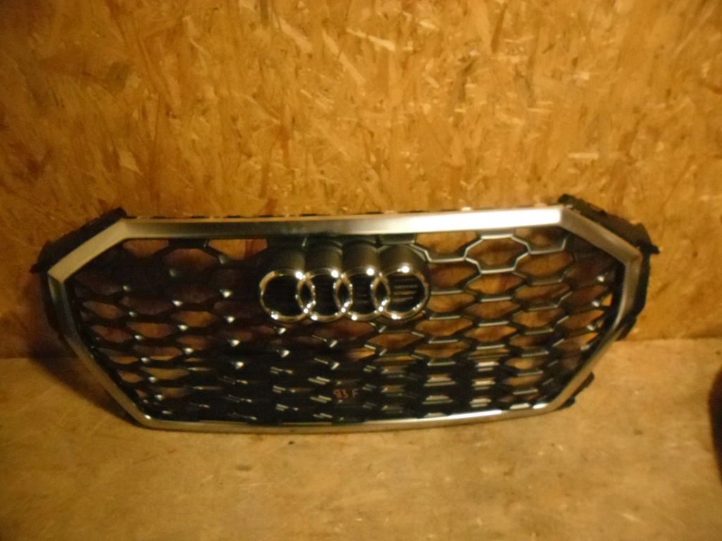 решетка радиатора q3 83f SPORTBACK s