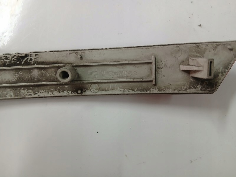 ODBLASK der stoßstange rechts heck SEAT LEON II 1P0945106B