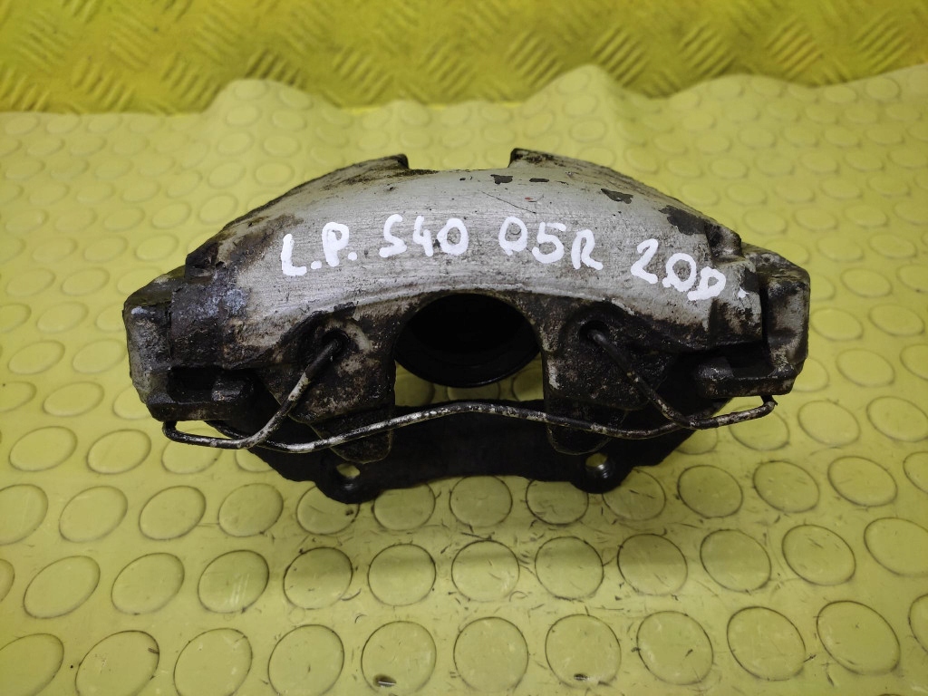 VOLVO S40 II 2.0 D caliper left front