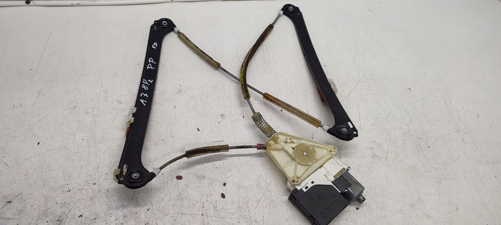 window regulator right front mechanism Audi A3 8P LIFT
