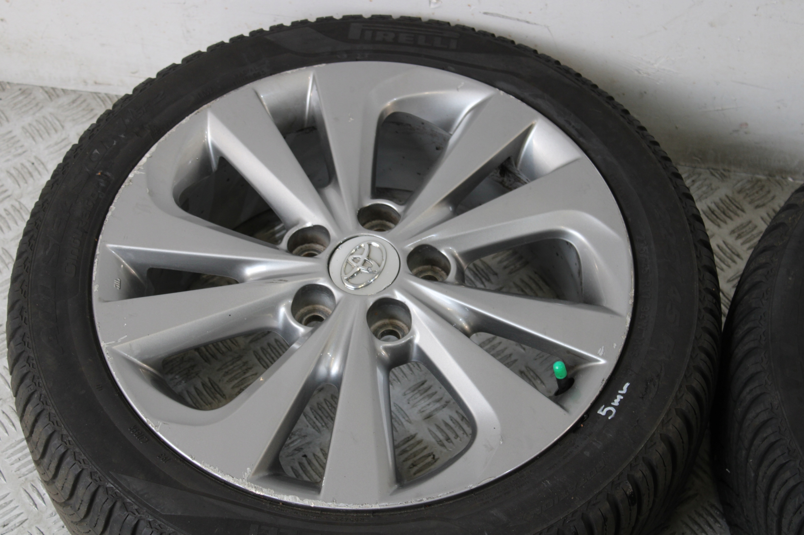 wheels discs disc 225/45 R17 TOYOTA AURIS II 2
