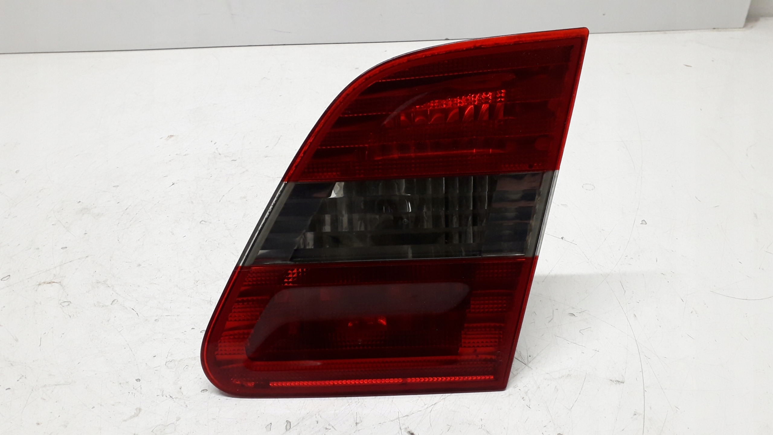 MERCEDES B W245 LAMPA PRAWA TYŁ W KLAPĘ