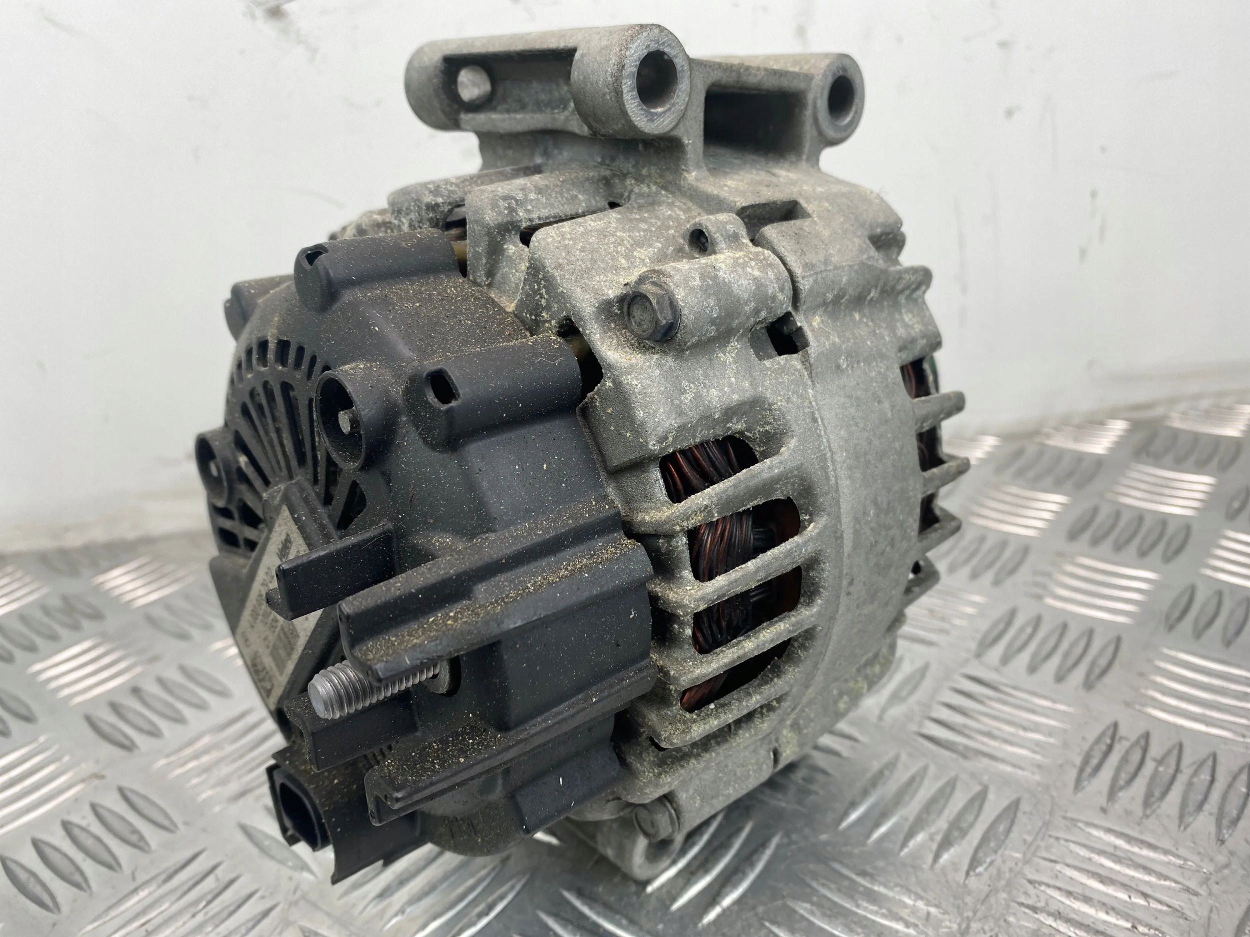 Mercedes E250 CGI W212 1.8 Alternator A0009067902