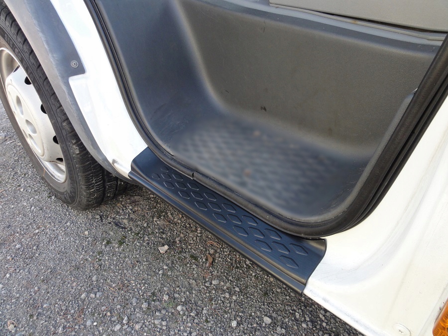 IVECO DAILY 2006-2011 NAKŁADKI LISTWY PROGOWE Producent części RIDER