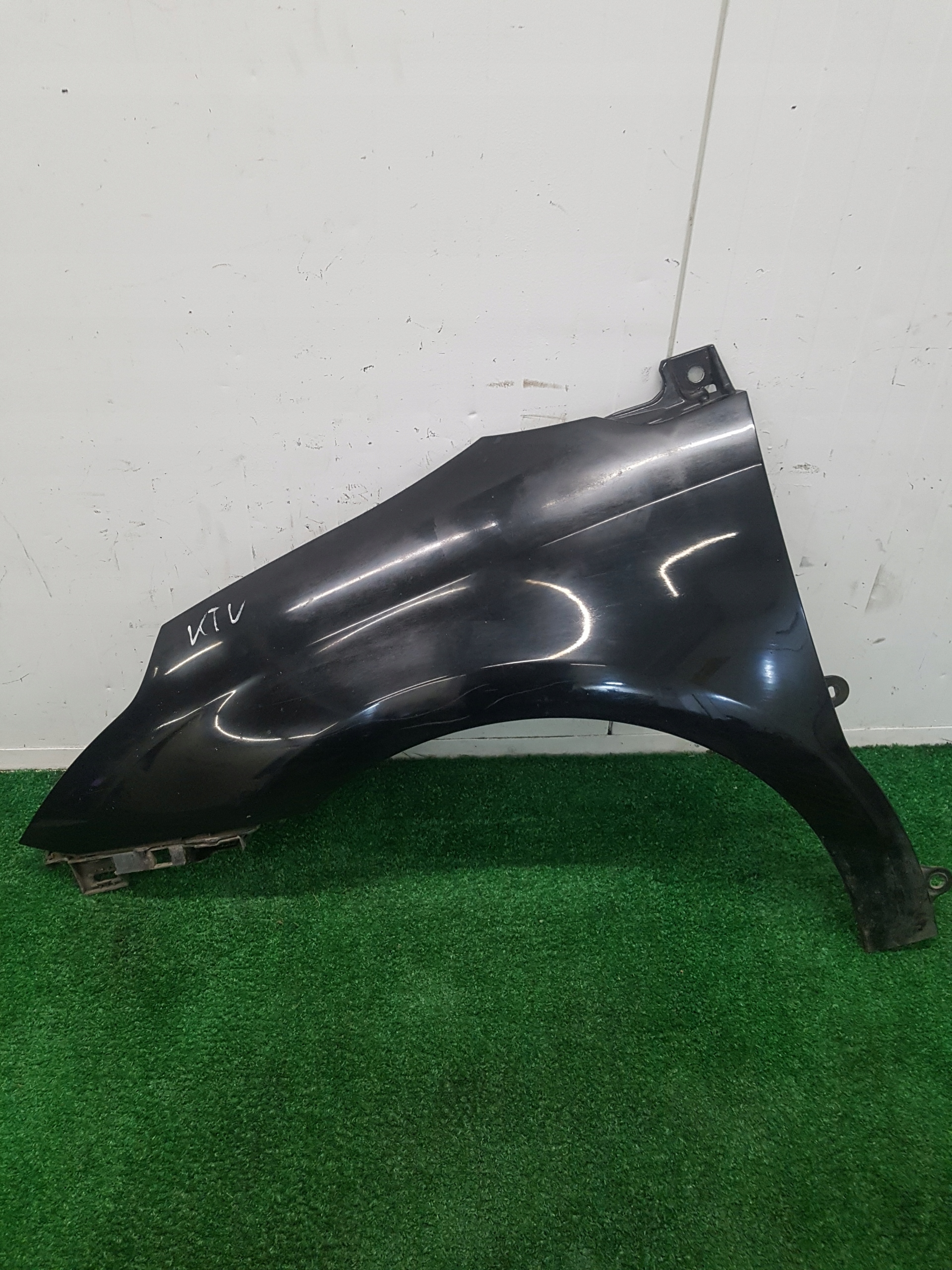 fender left front CITROEN C4