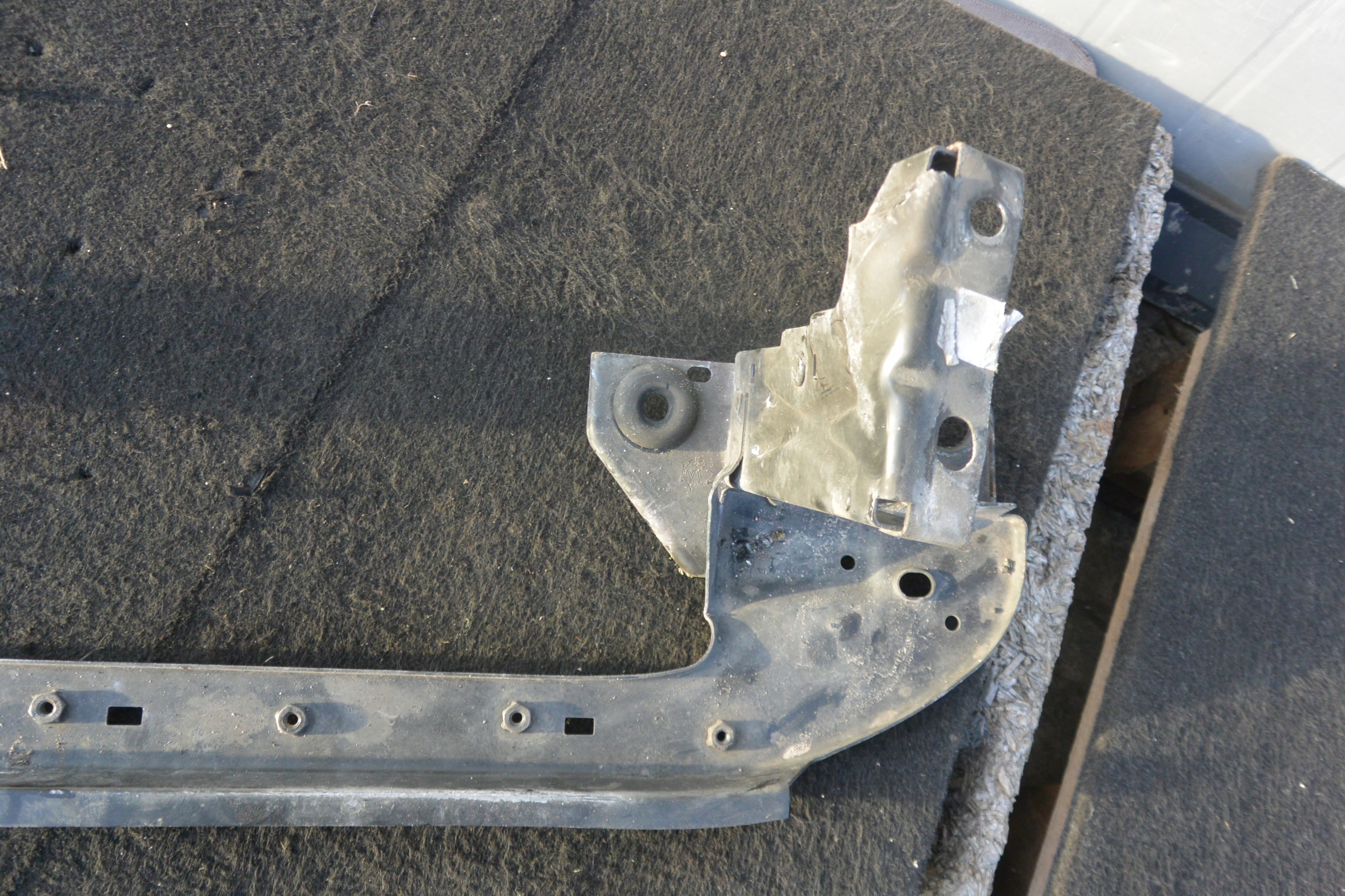 MASERATI QUATTROPORTE VI sider lower below radiator