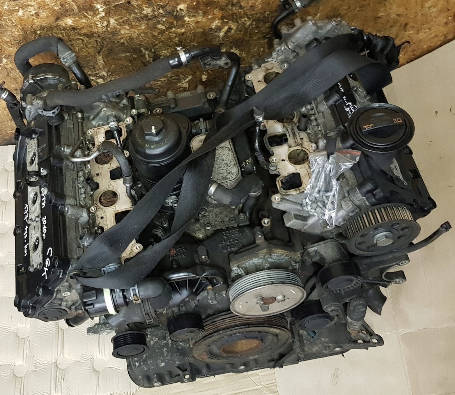 AUDI A4 B8 A5 8T 2.7 TDI 2010 CGK engine 177 TYS KM