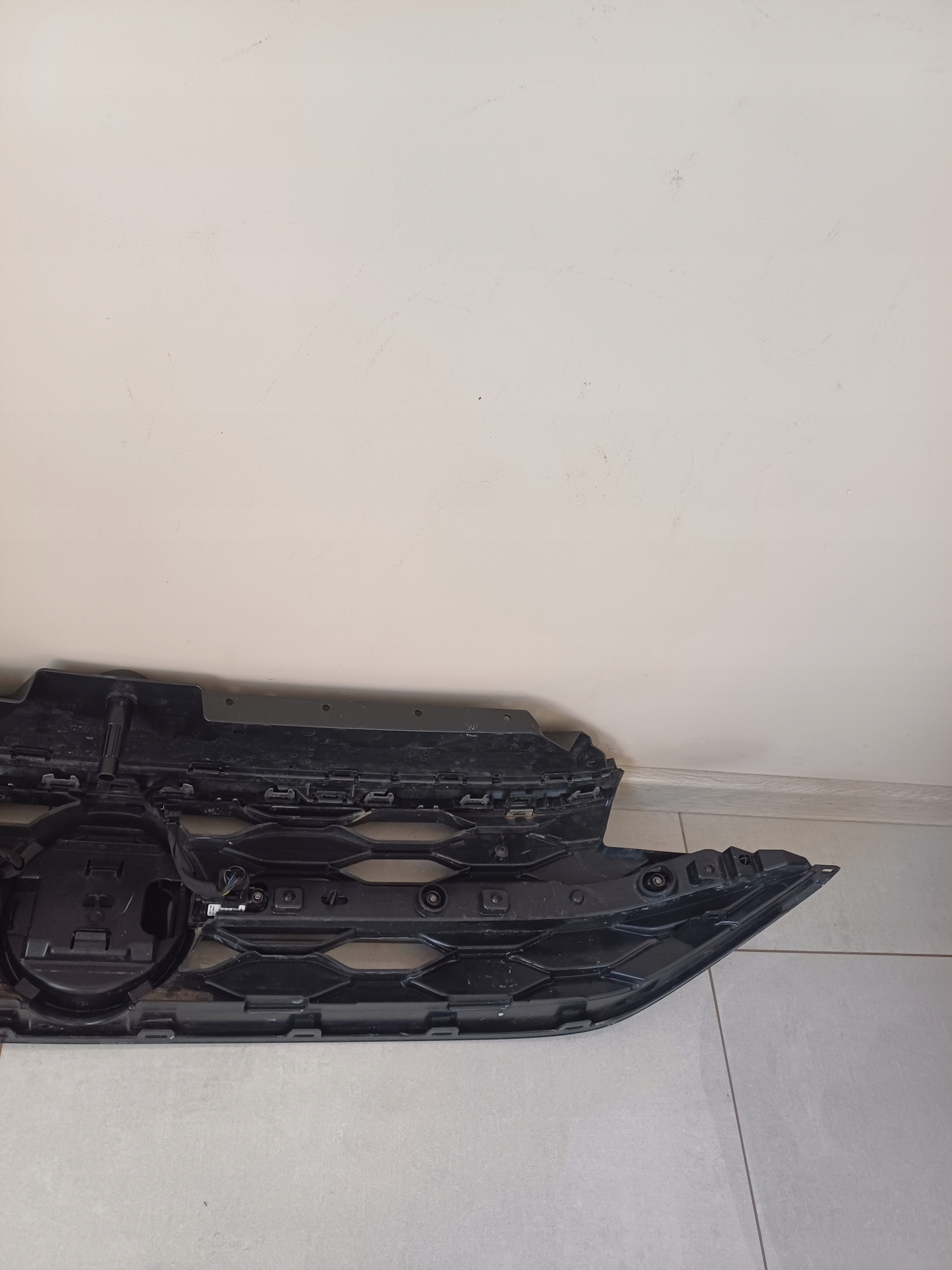 Grill VW TAIGO R- LINE 2G7853655A