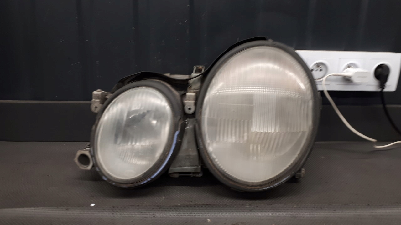 147551 Фари лівий Mercedes КЛК cabrio Hella