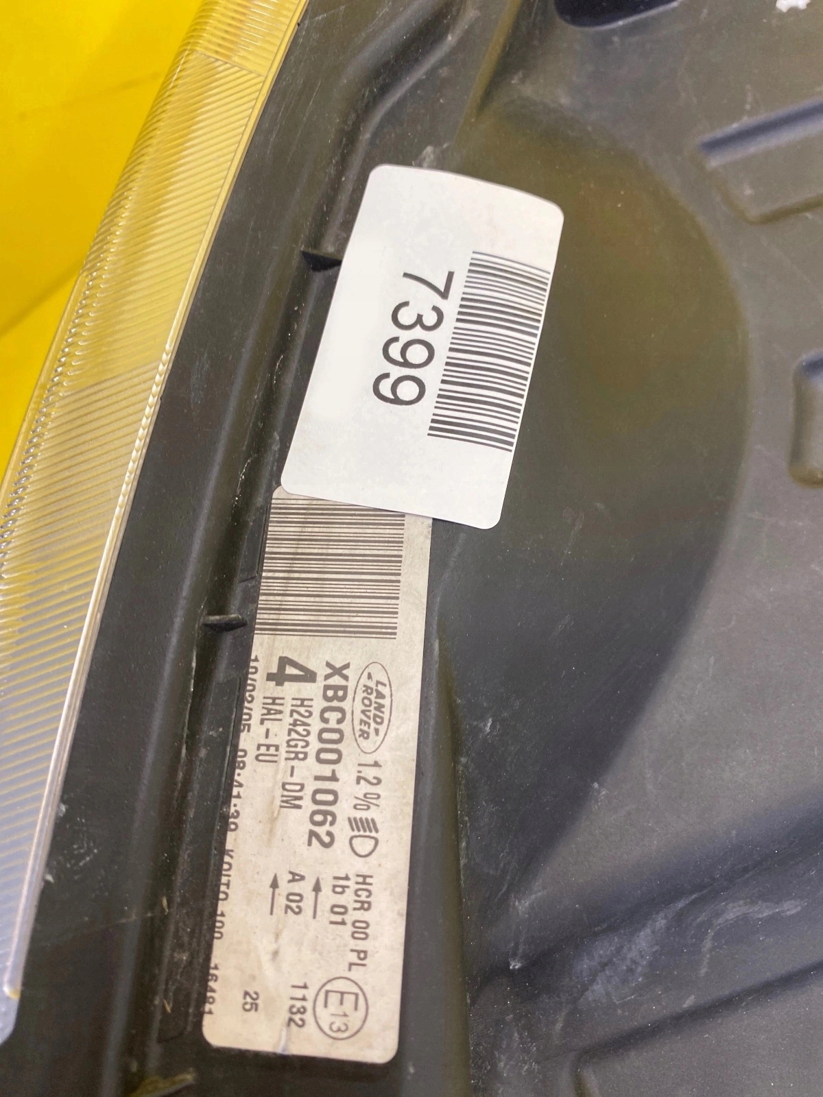 light right Land Rover Dicovery III 3 XBC001062 H242GR-DM