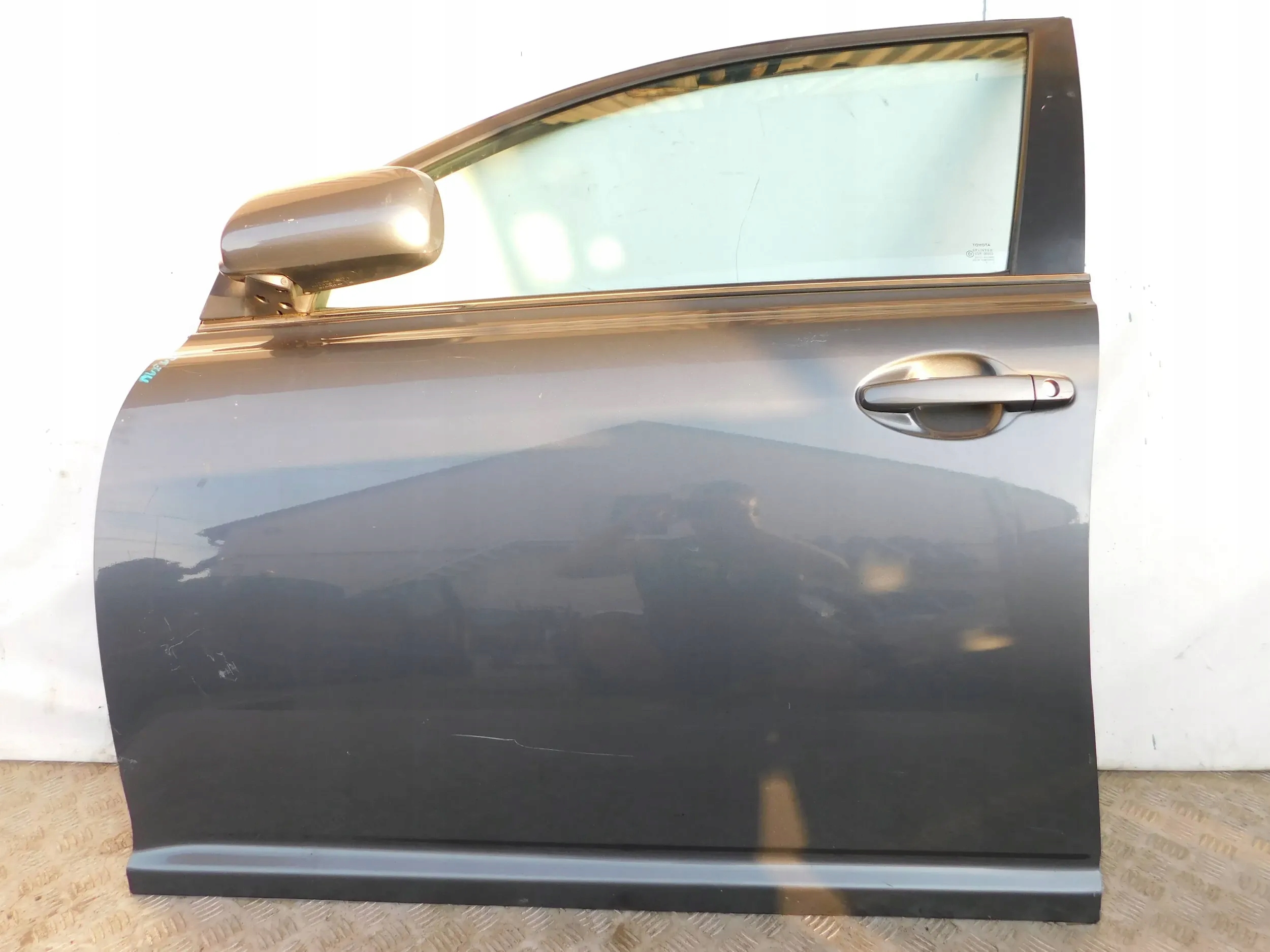 door front front left TOYOTA AVENSIS T25