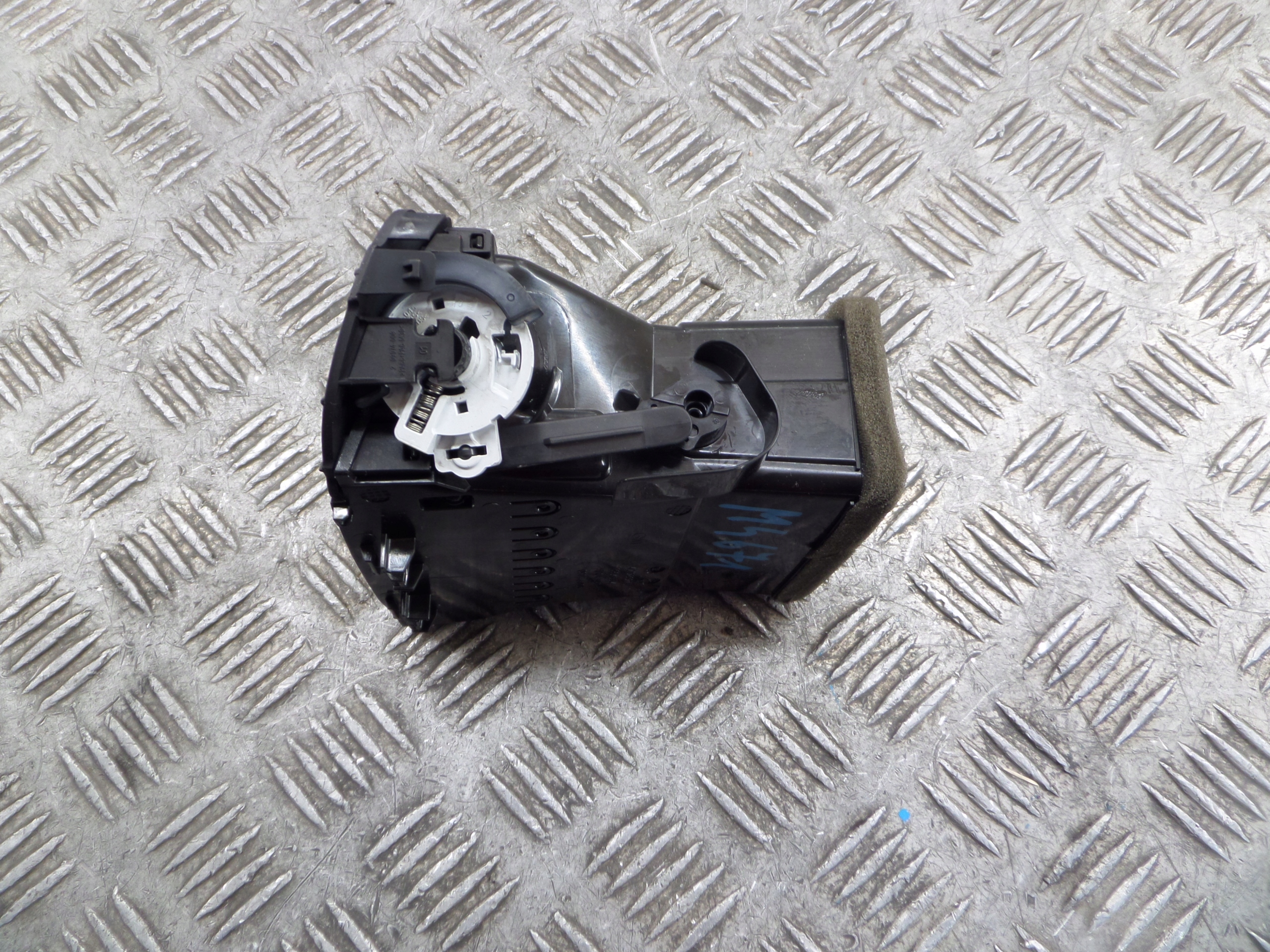 grid air conditioning devices right OPEL ASTRA K 13406751