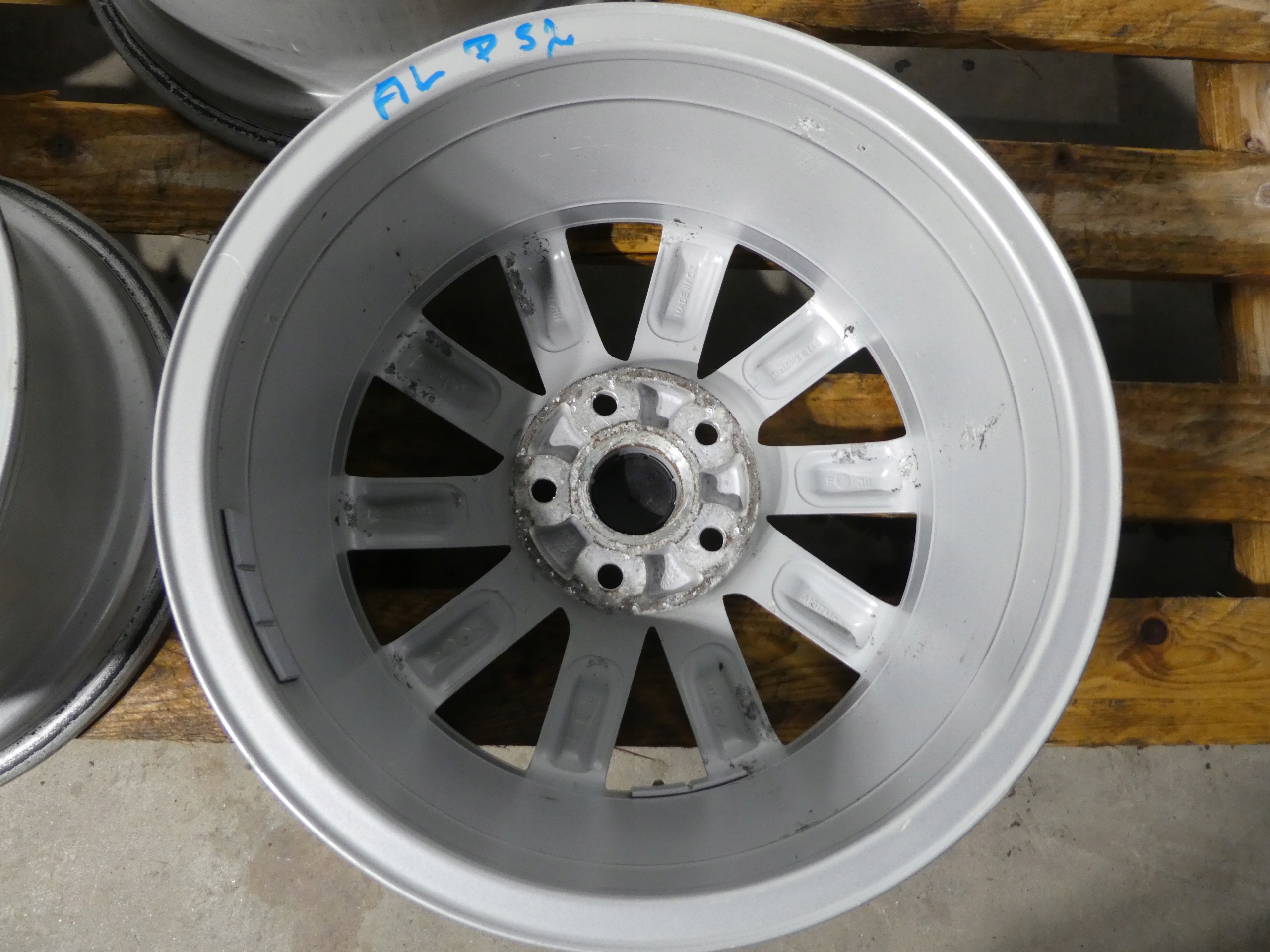 4X discs aluminium disc 3T0601025R SKODA 5X112