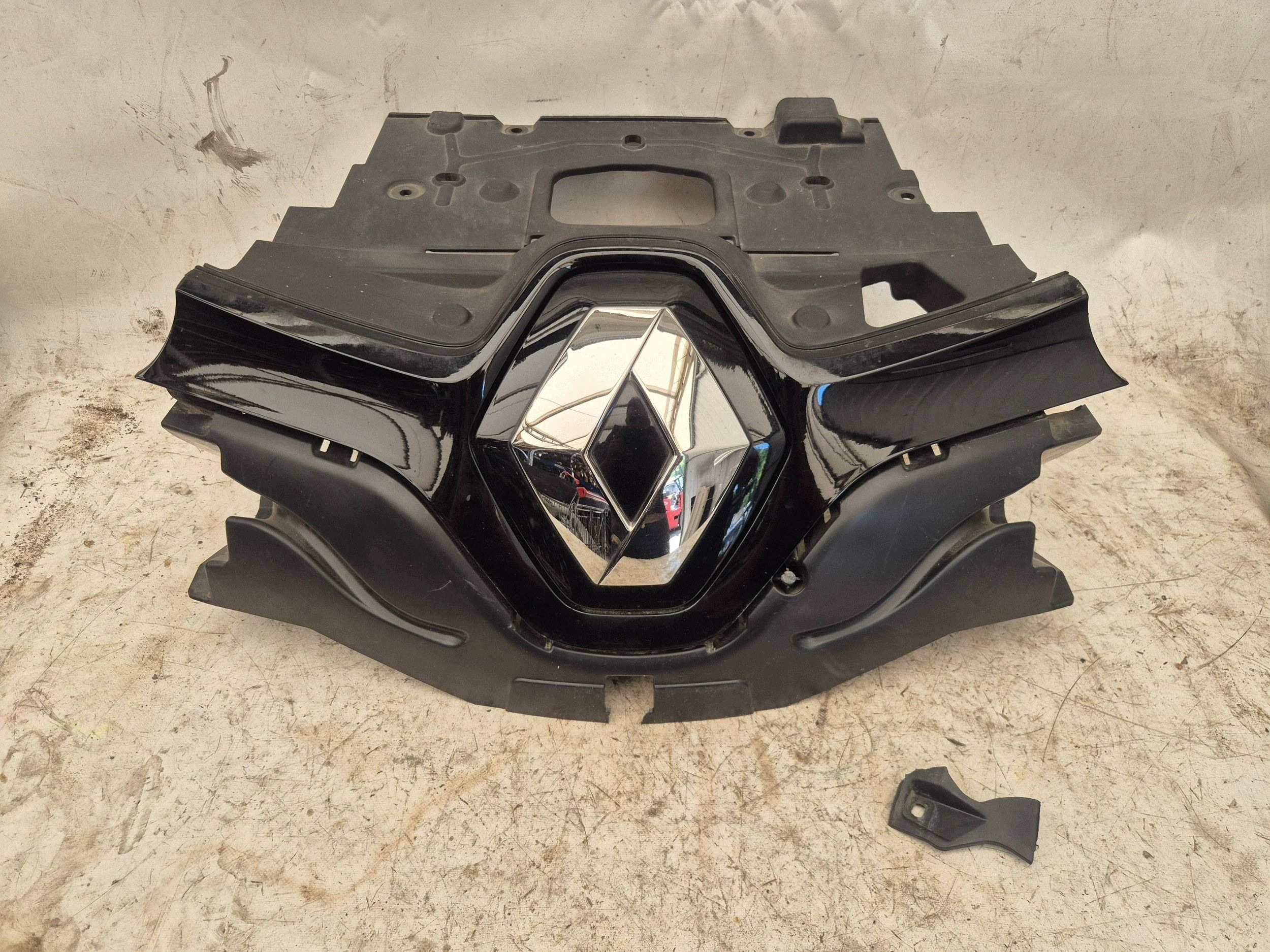 Calandre avec emblème Renault Zoe