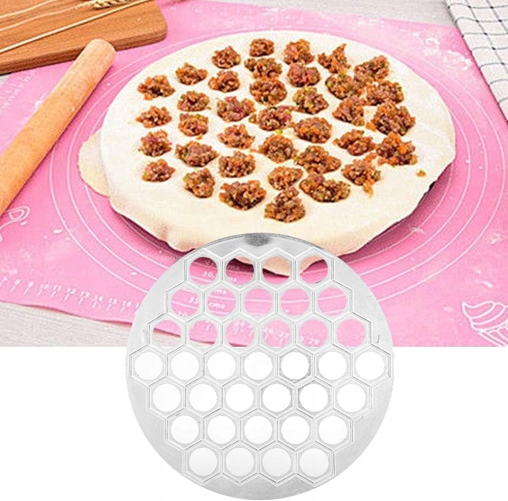 FORMA FOREMKA PIEROŻNICA DO PIEROGÓW USZEK PIEROGI RAVIOLI WYKROJNIK 37SZT Kod producenta ouewu3