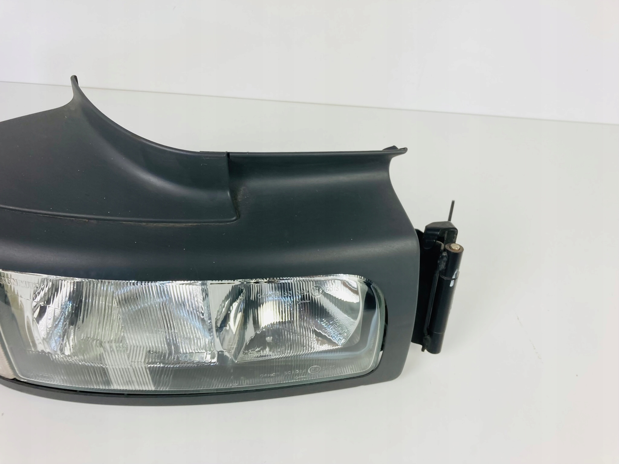 RENAULT MIDLUM light right front 5010578856
