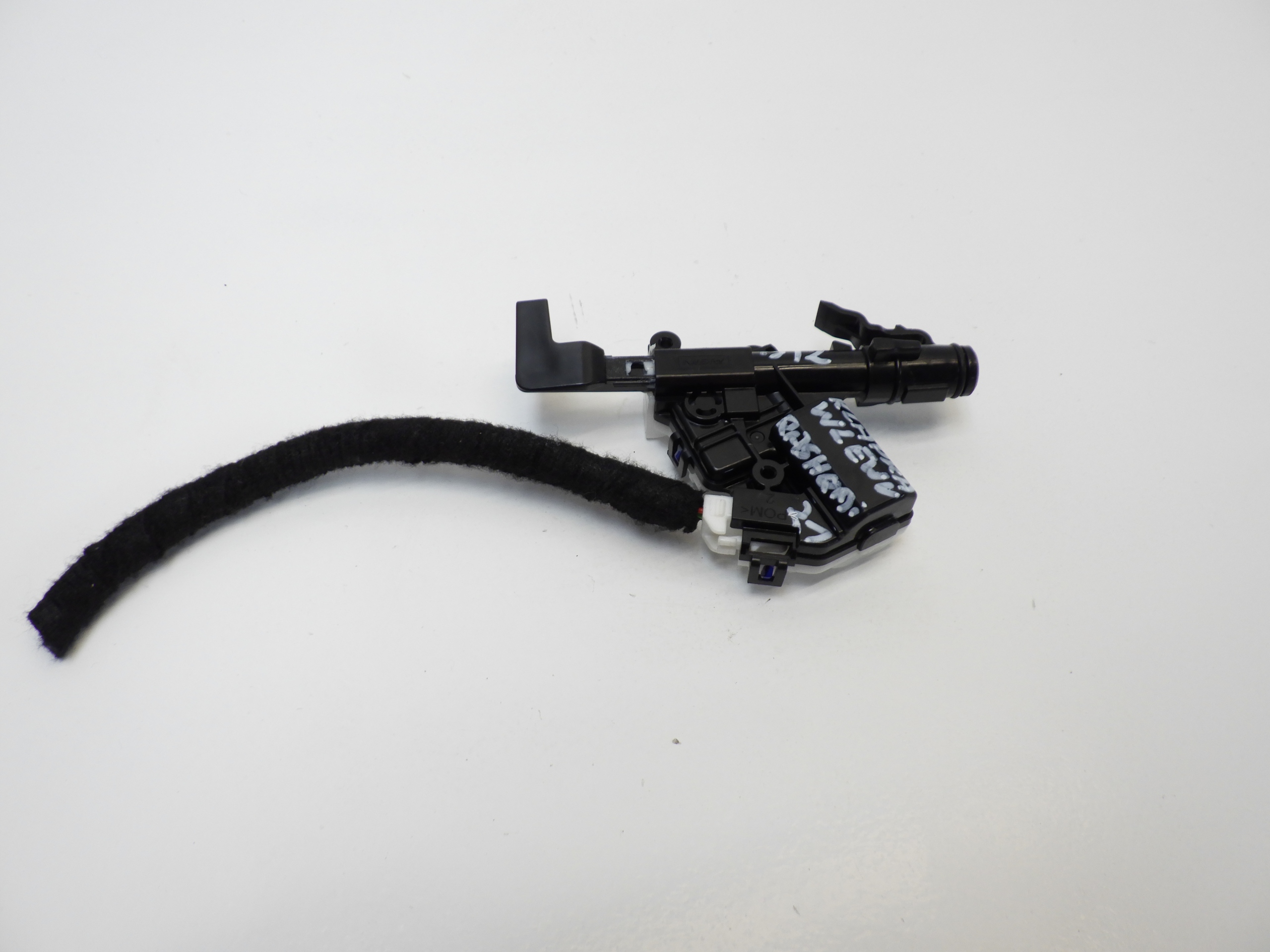 QASHQAI III J12 2021 SIŁOWNIK KLAPKI WLEWU PALIWA